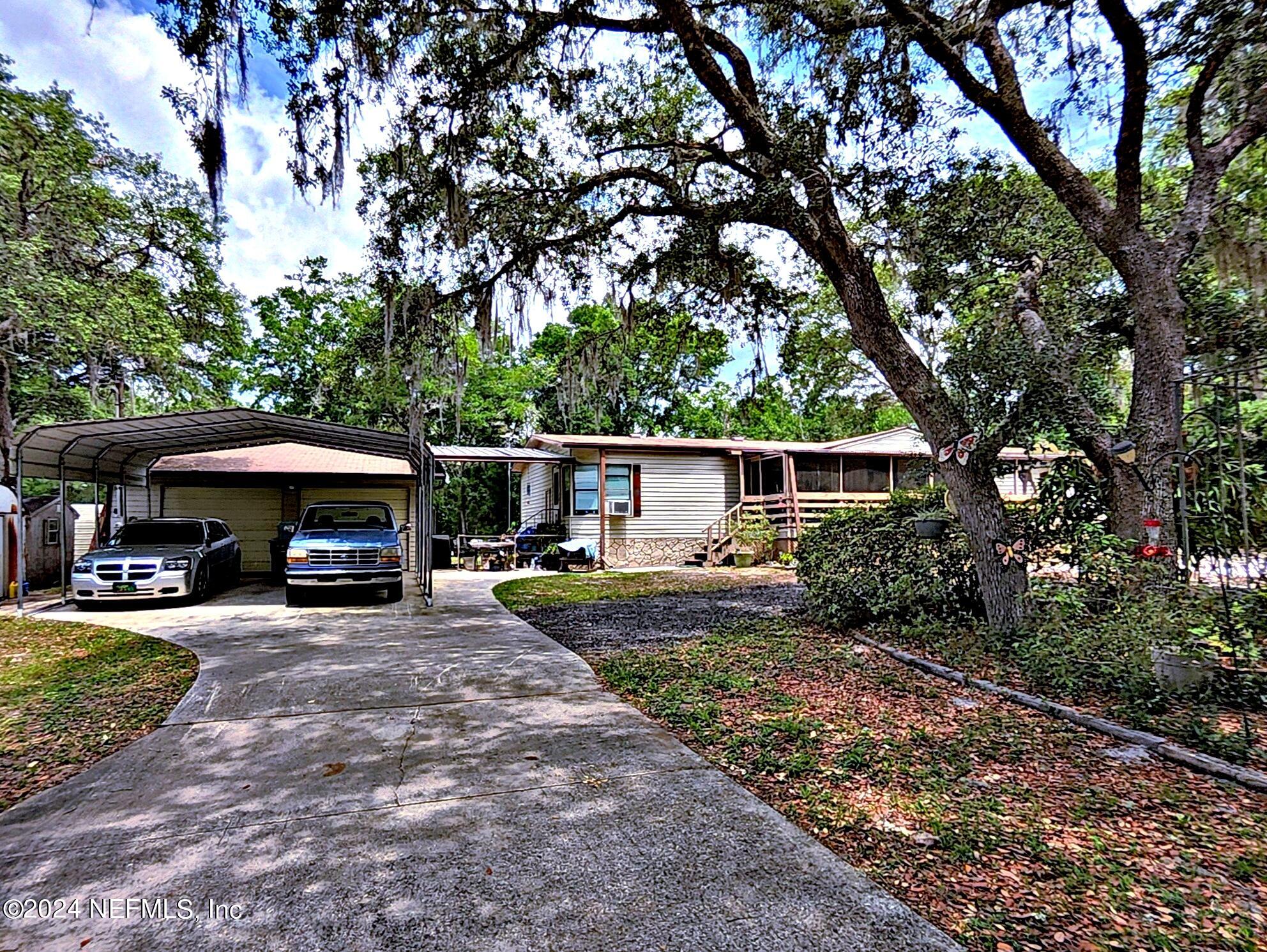 Pomona Park, FL home for sale located at 126 Kingfish Road, Pomona Park, FL 32181