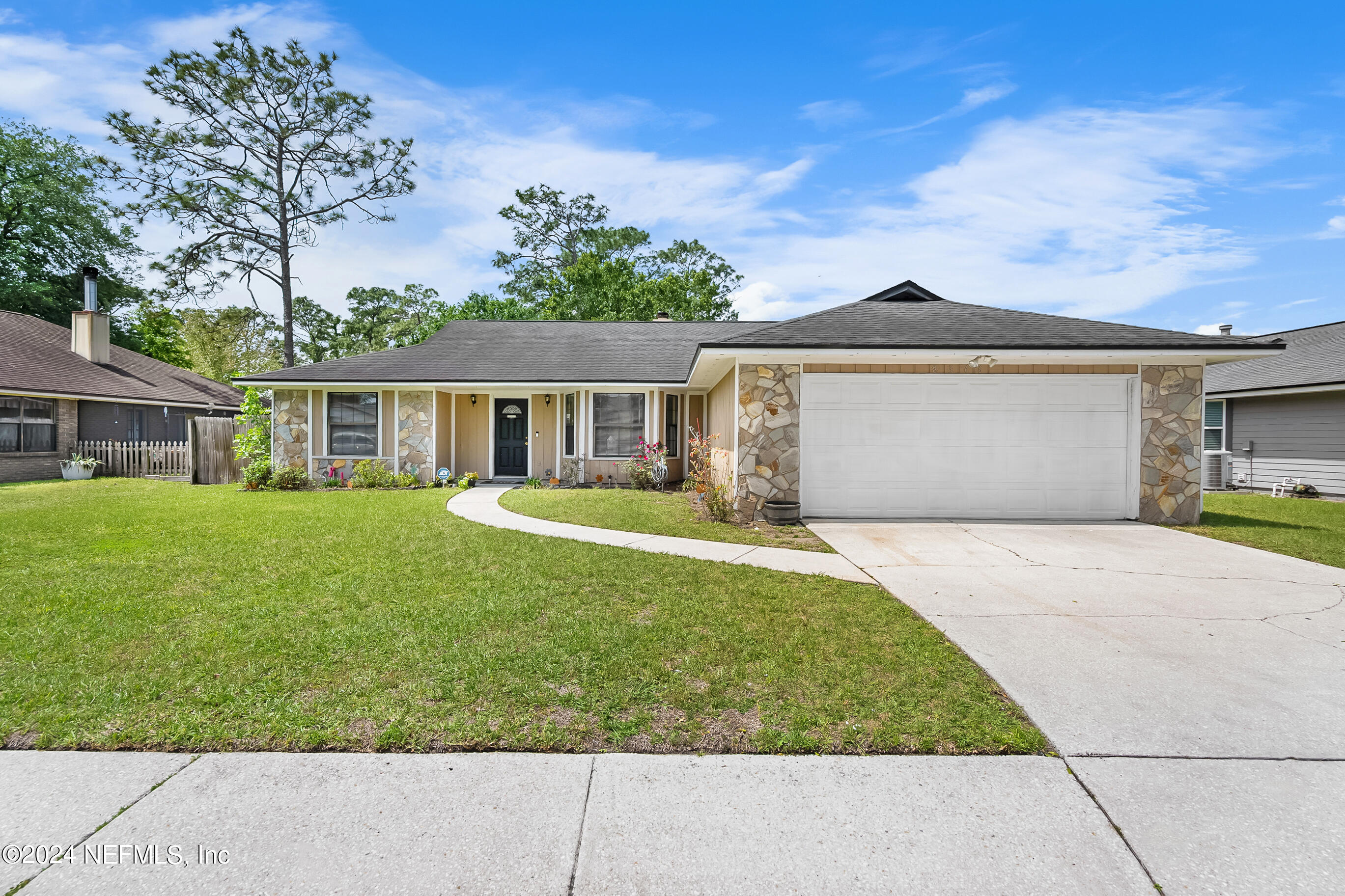 Jacksonville, FL home for sale located at 8366 Cross Timbers Drive W, Jacksonville, FL 32244