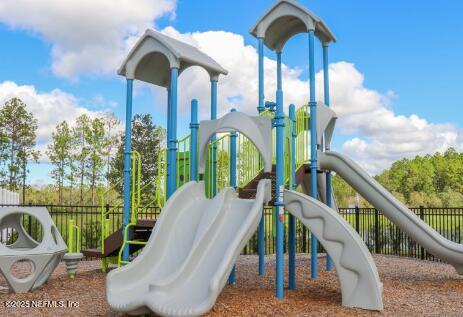 2125 WINDWARD CAY Lane