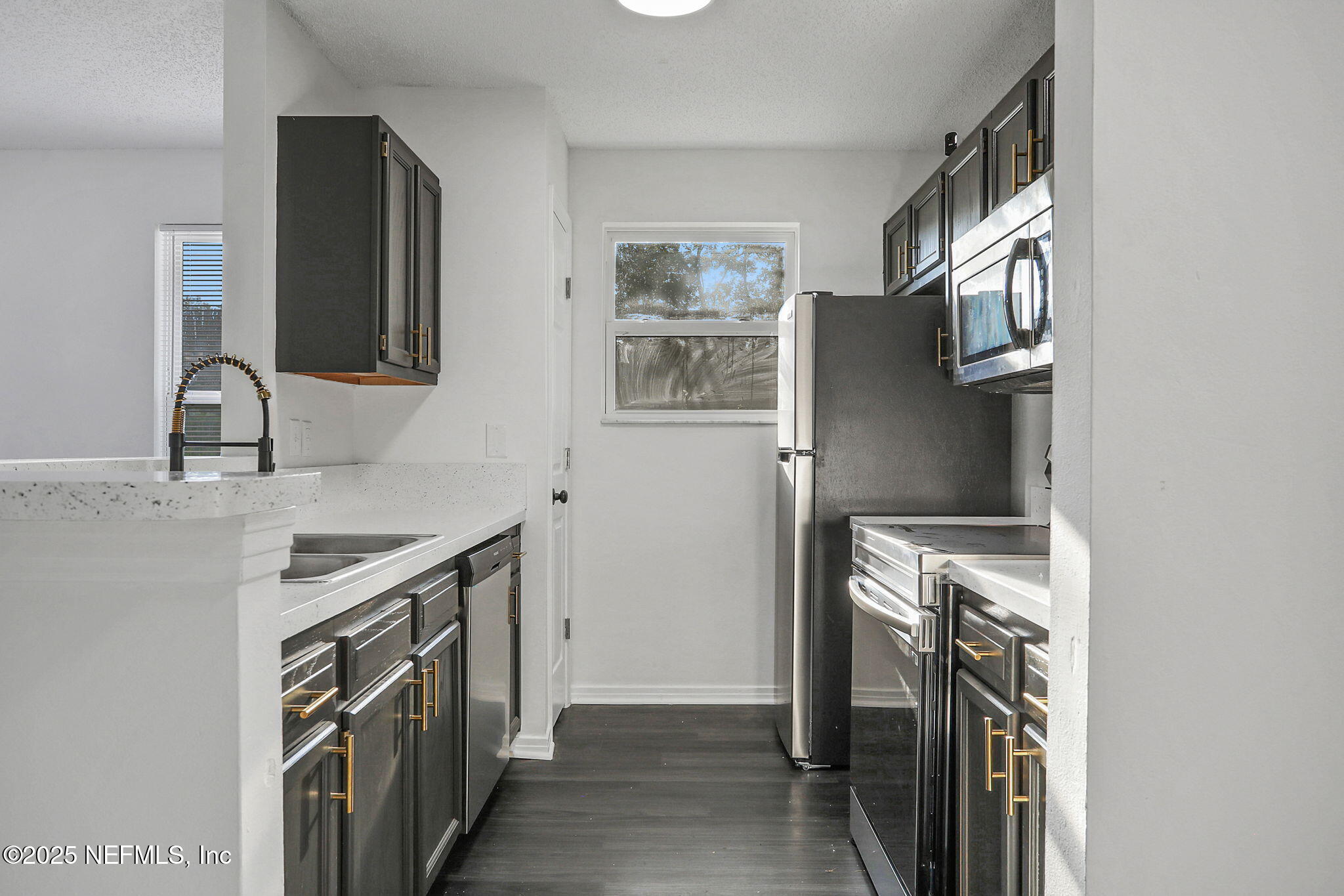 2122 BROOKLYN Road