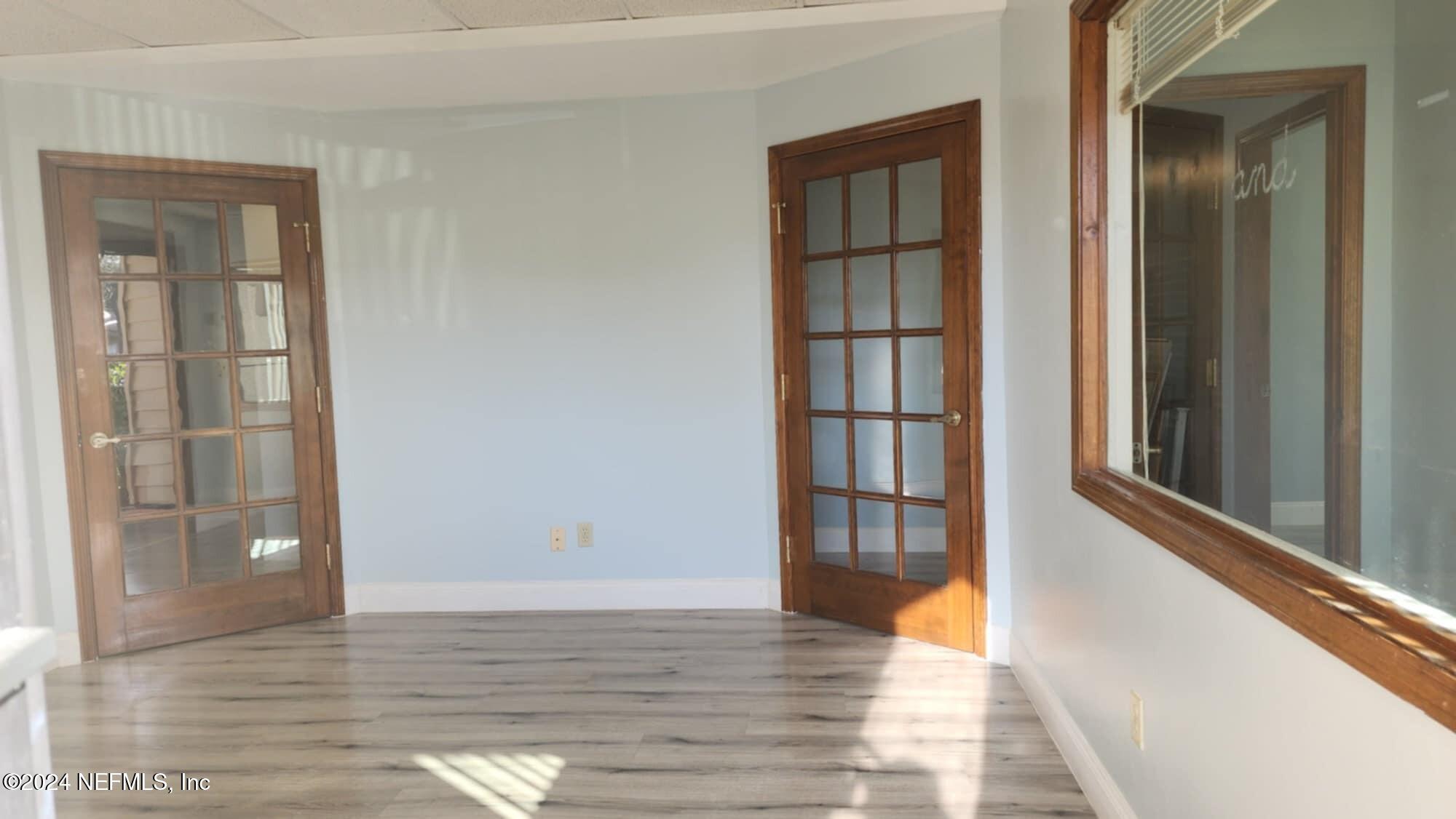 1543 KINGSLEY Avenue BLD19