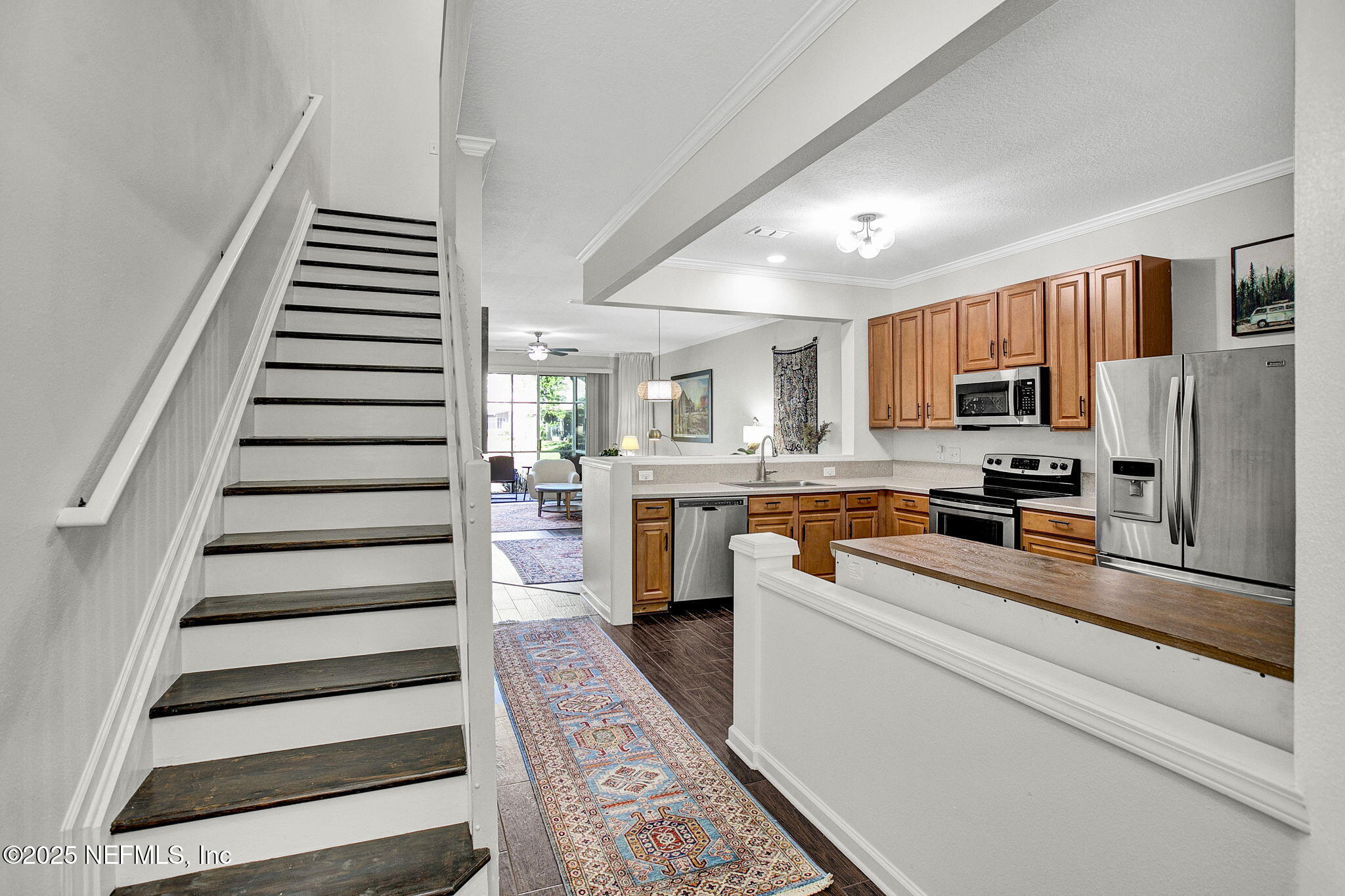 7466 RED CRANE Lane