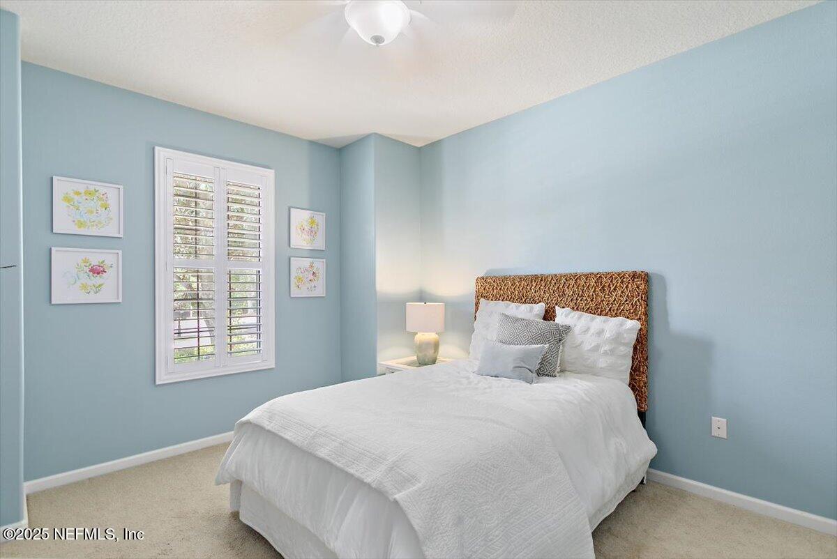 33 BRIARBERRY Road