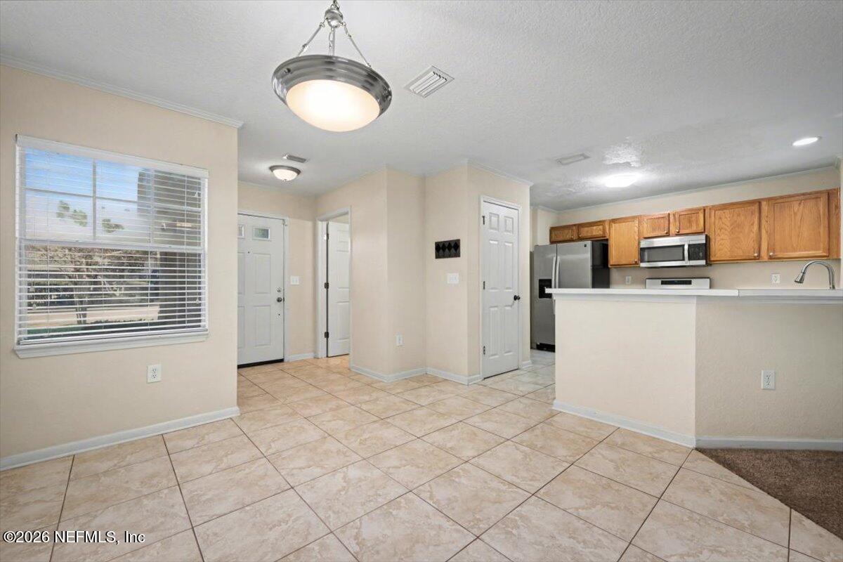 8550 ARGYLE BUSINESS Loop 306
