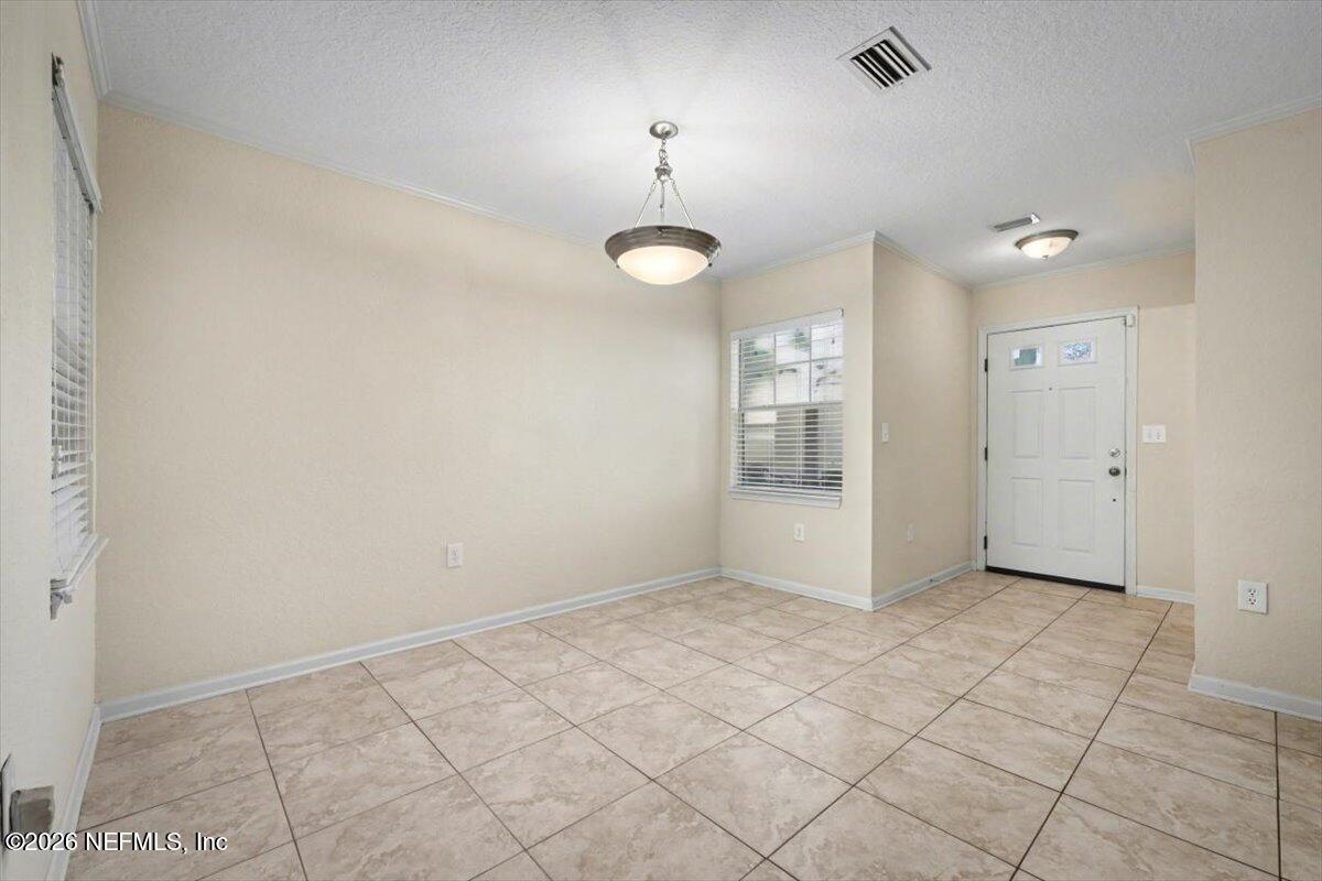 8550 ARGYLE BUSINESS Loop 306