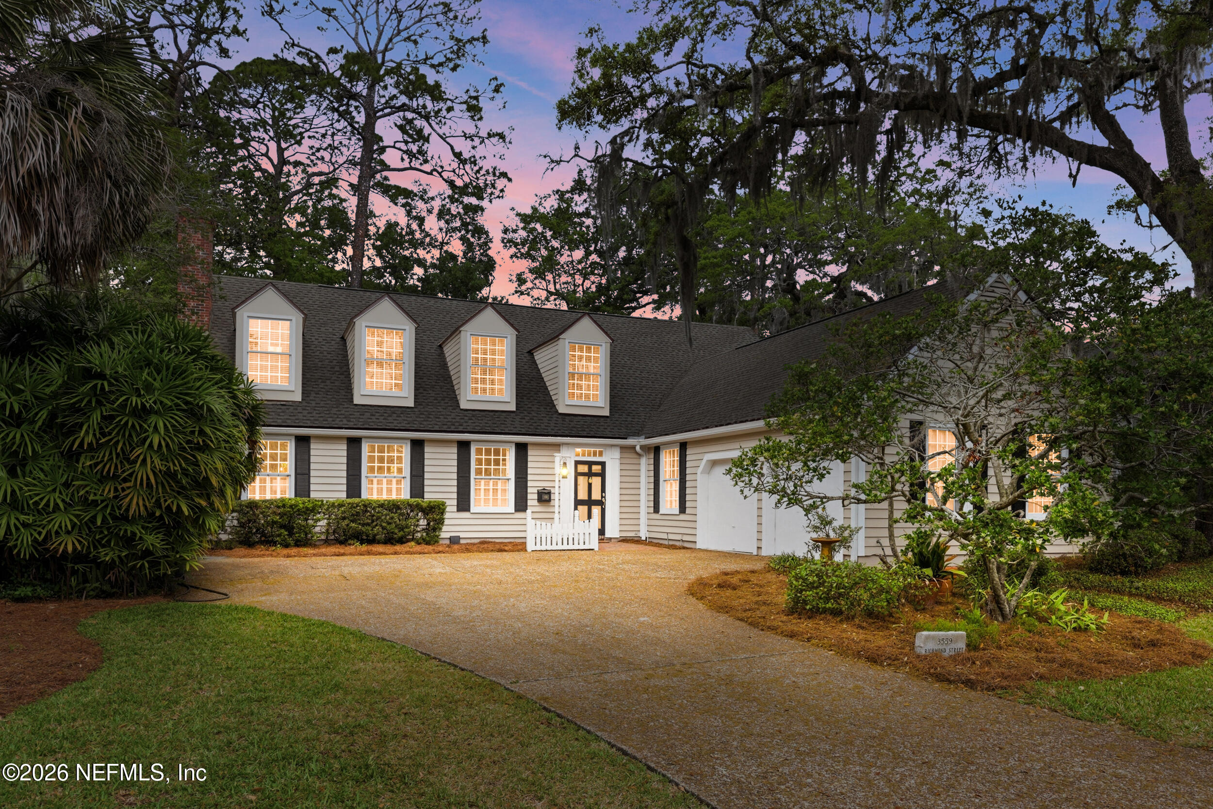 3559 RICHMOND Street