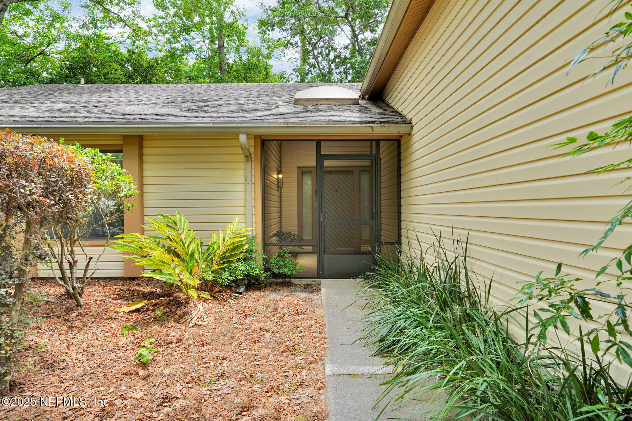 11711 SPARKLEBERRY Lane