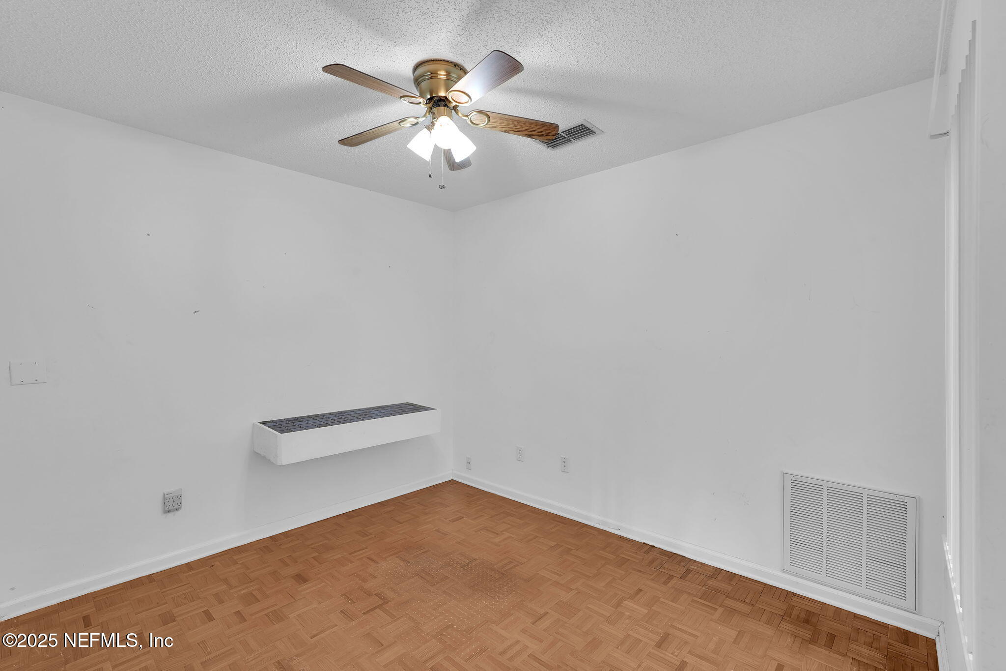 11711 SPARKLEBERRY Lane
