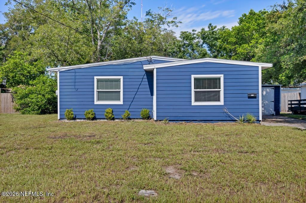 3814 EVE Drive W