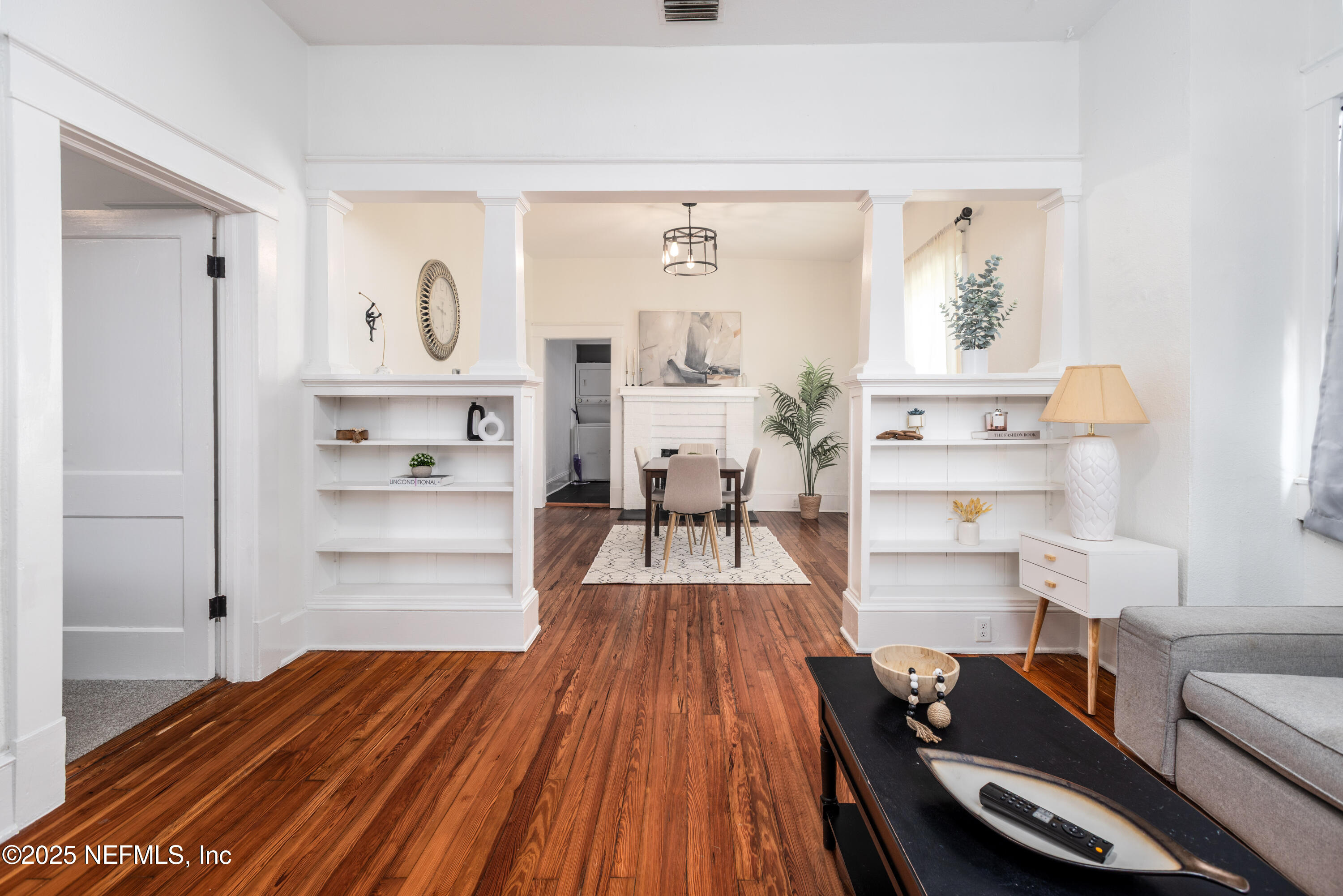 2068 REDWING + (2 UNIT DUPLEX) Street