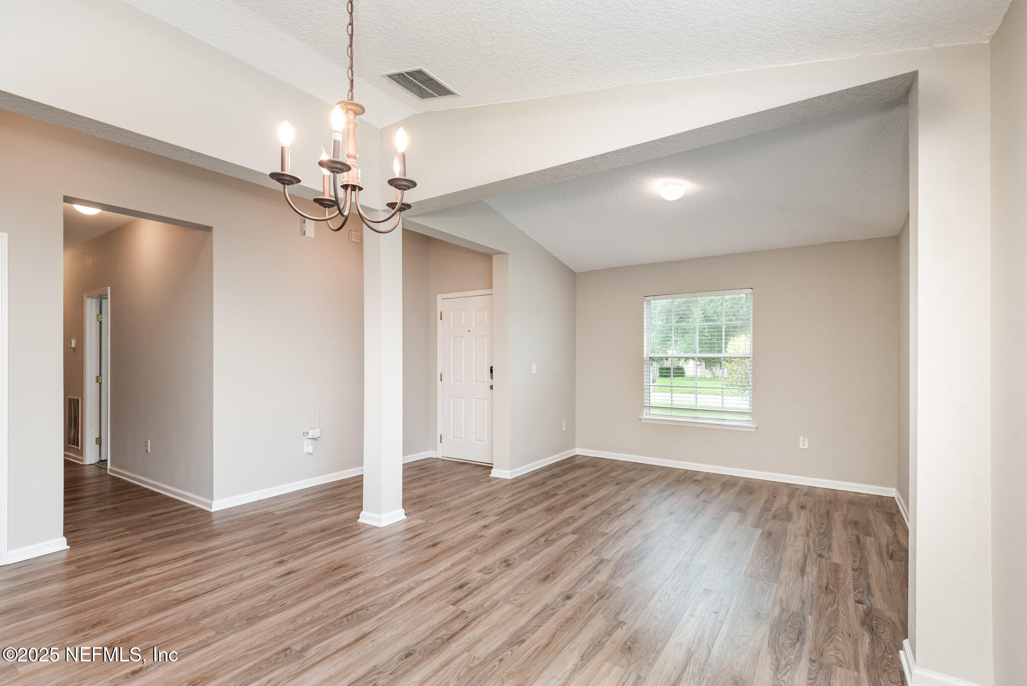 2136 CREEKMONT Drive