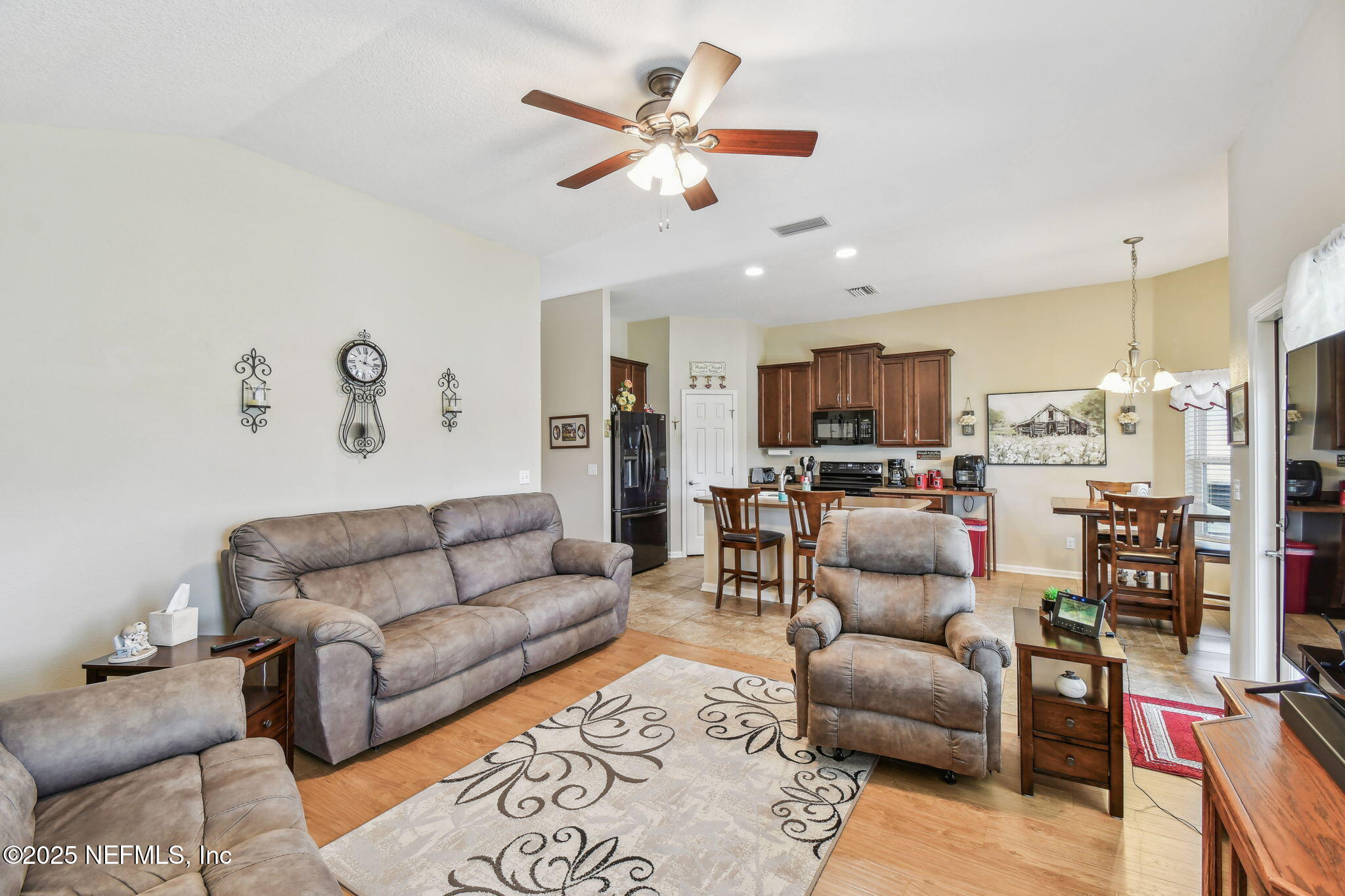 104 TWIN LAKES Drive