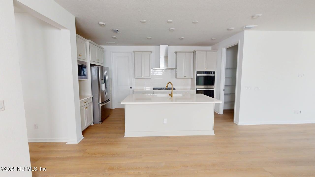 415 JUNIPER HILLS Drive