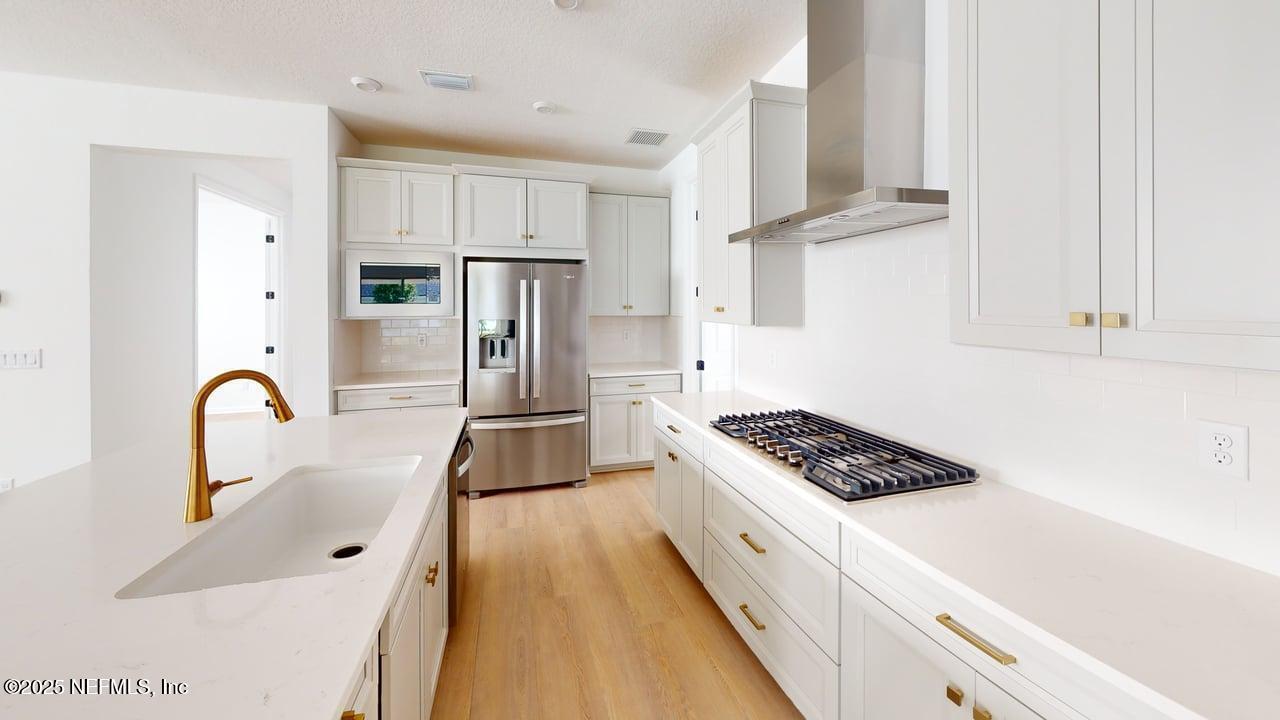 415 JUNIPER HILLS Drive