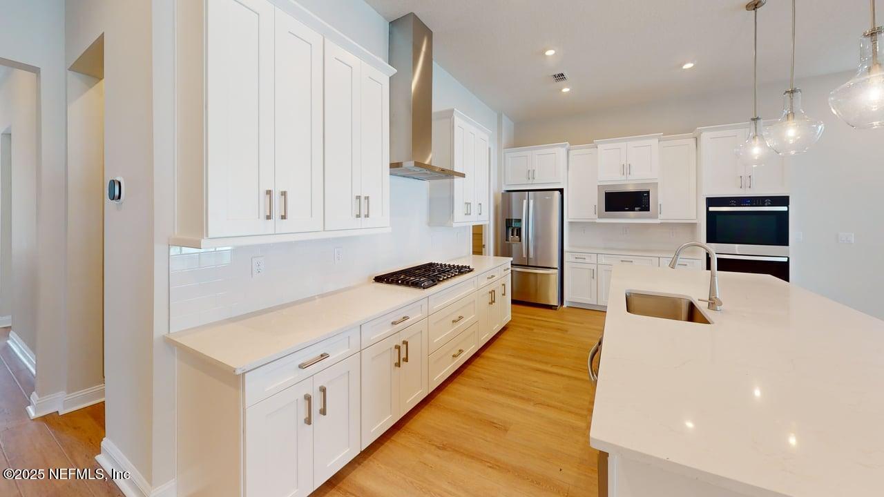 292 PALOMAR Drive