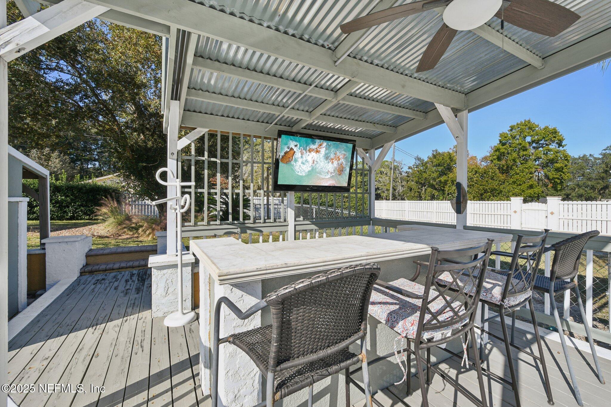 768 ARTHUR MOORE Drive