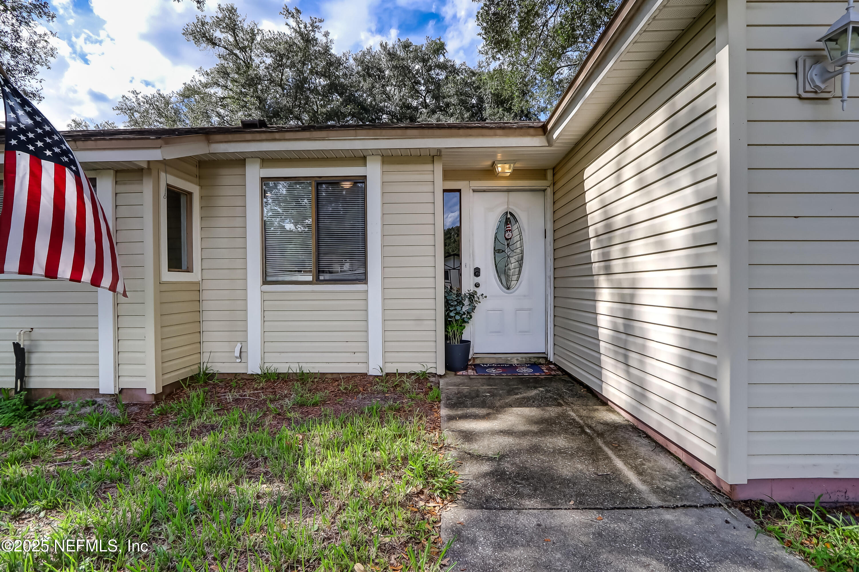 8618 BLUEBELL Lane
