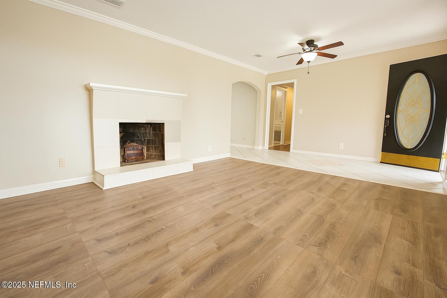 1604 CARBONDALE Drive N