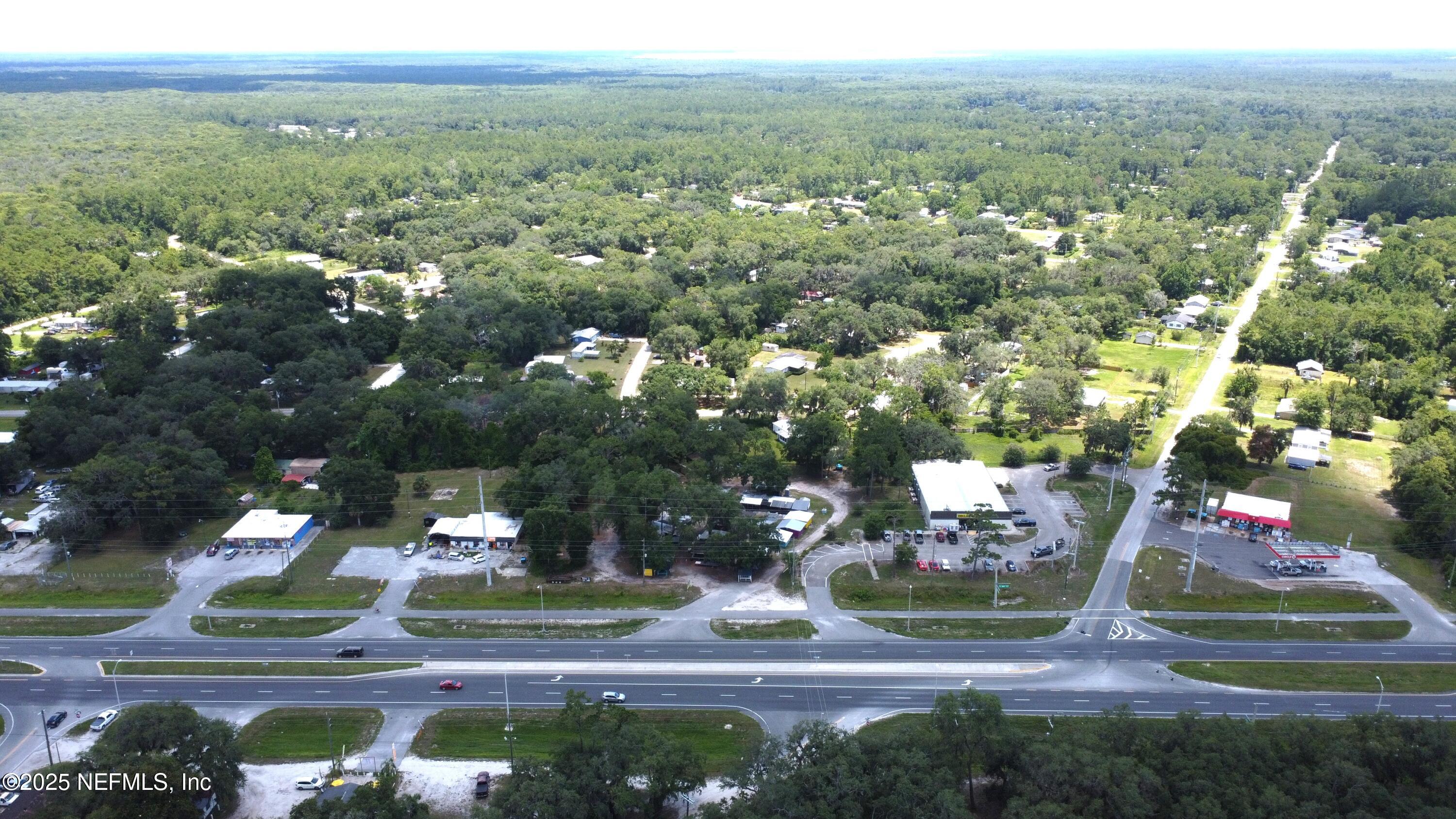 736 S HIGHWAY 17