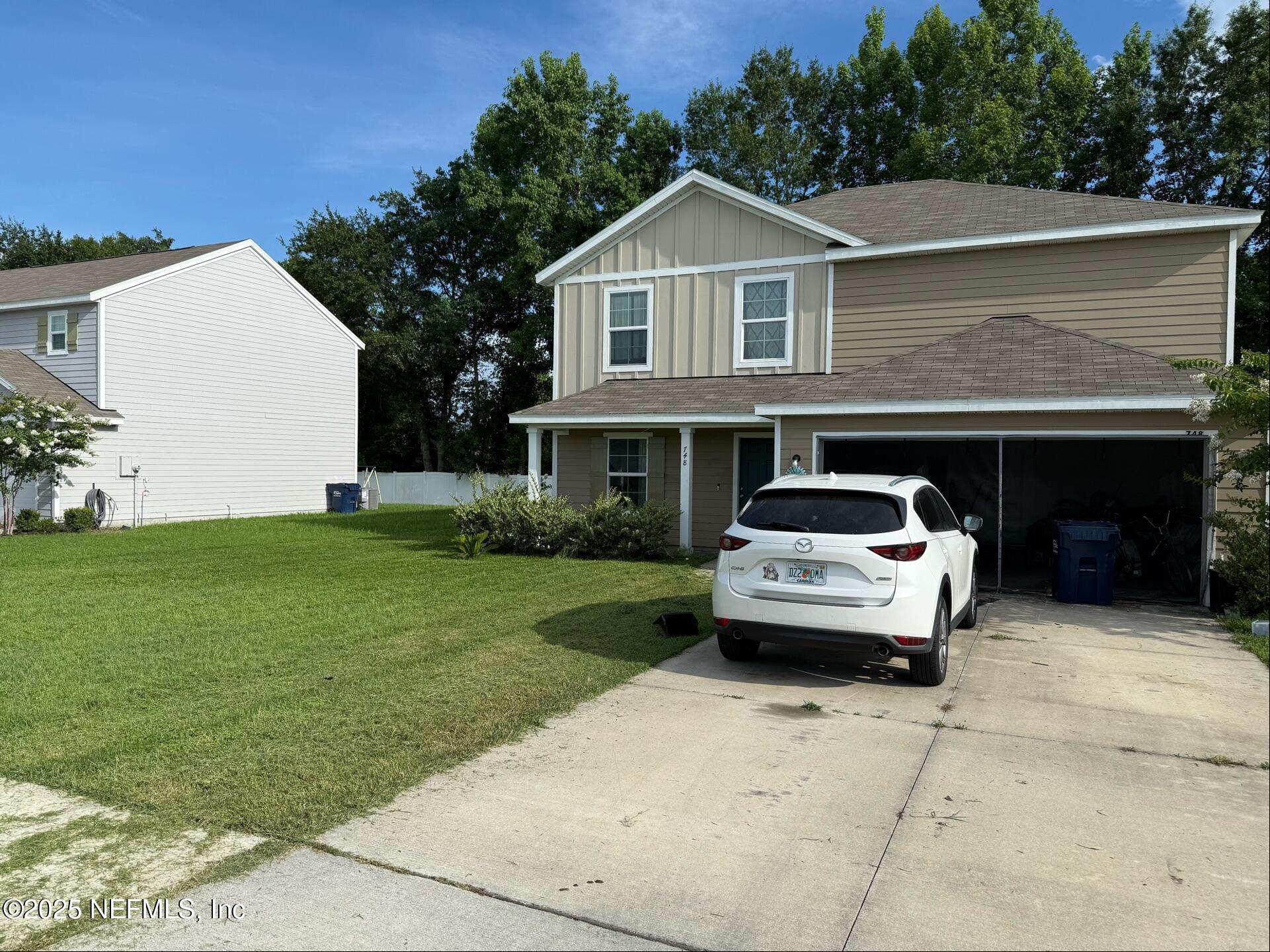 748 CONSTITUTION Place