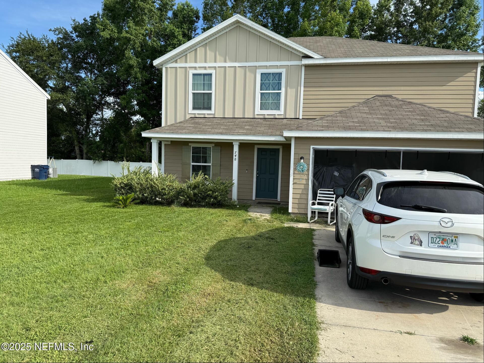 748 CONSTITUTION Place