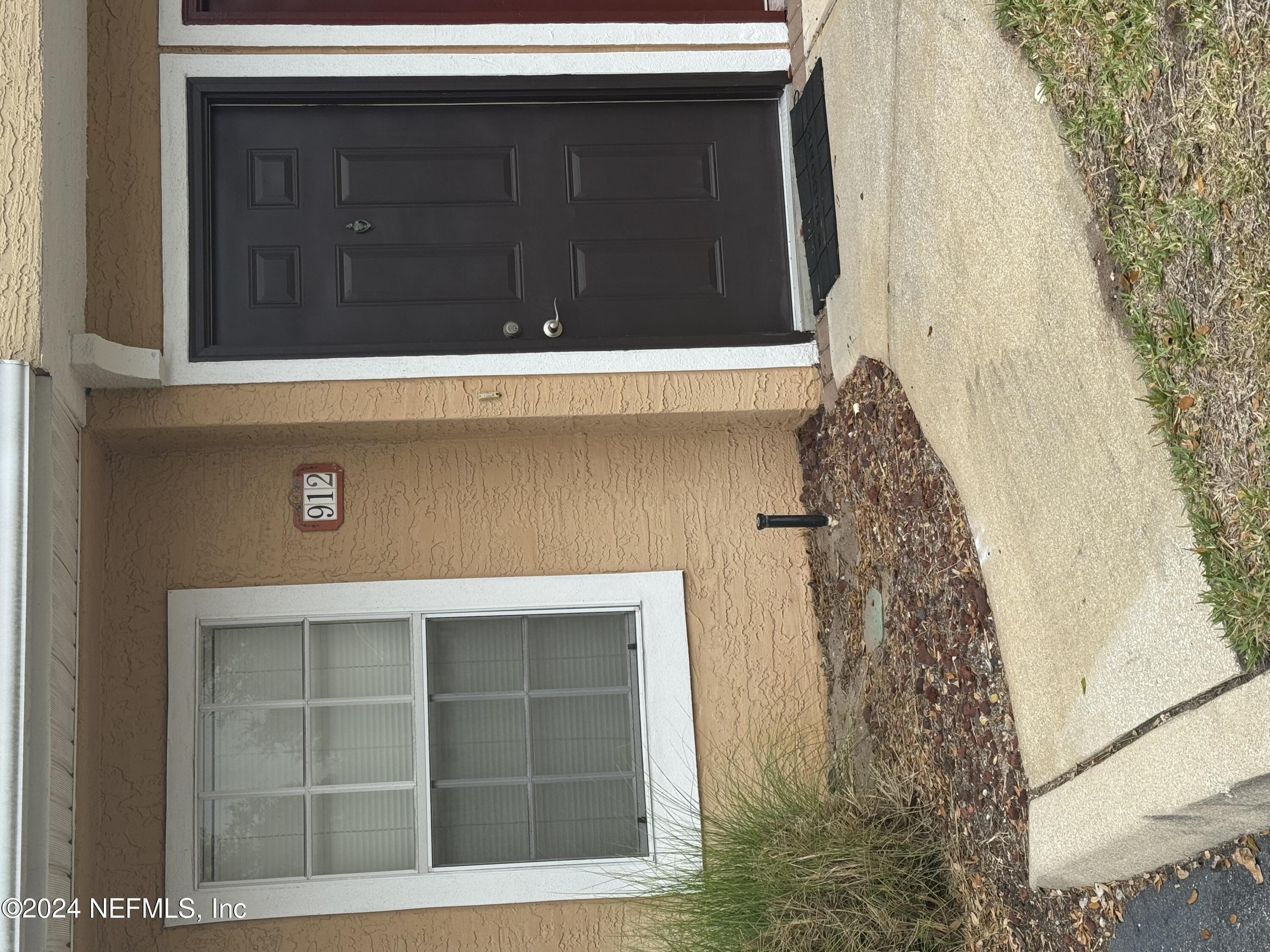 Jacksonville, FL home for sale located at 10075 Gate Pkwy Pkwy UNIT 912, Jacksonville, FL 32246