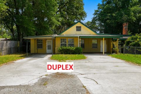 Photo of 6348 HYDE GROVE Avenue, Jacksonville, FL 32210 (MLS # 2144313)