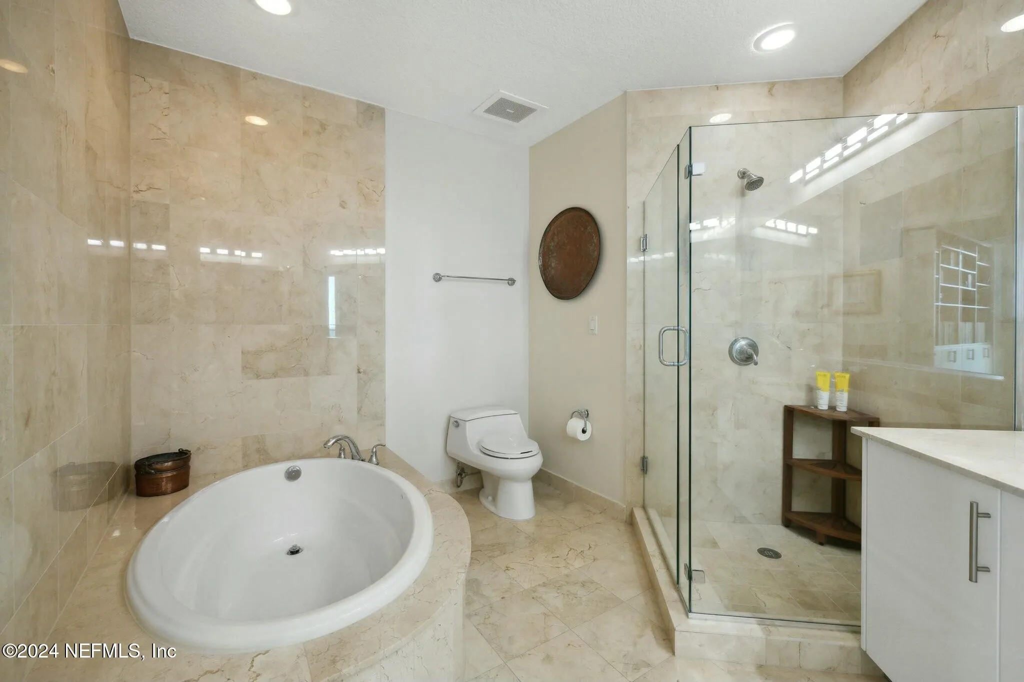 Jacksonville, Florida 32207, United States, 3 Bedrooms Bedrooms, ,3 BathroomsBathrooms,Residential,Pending,29854