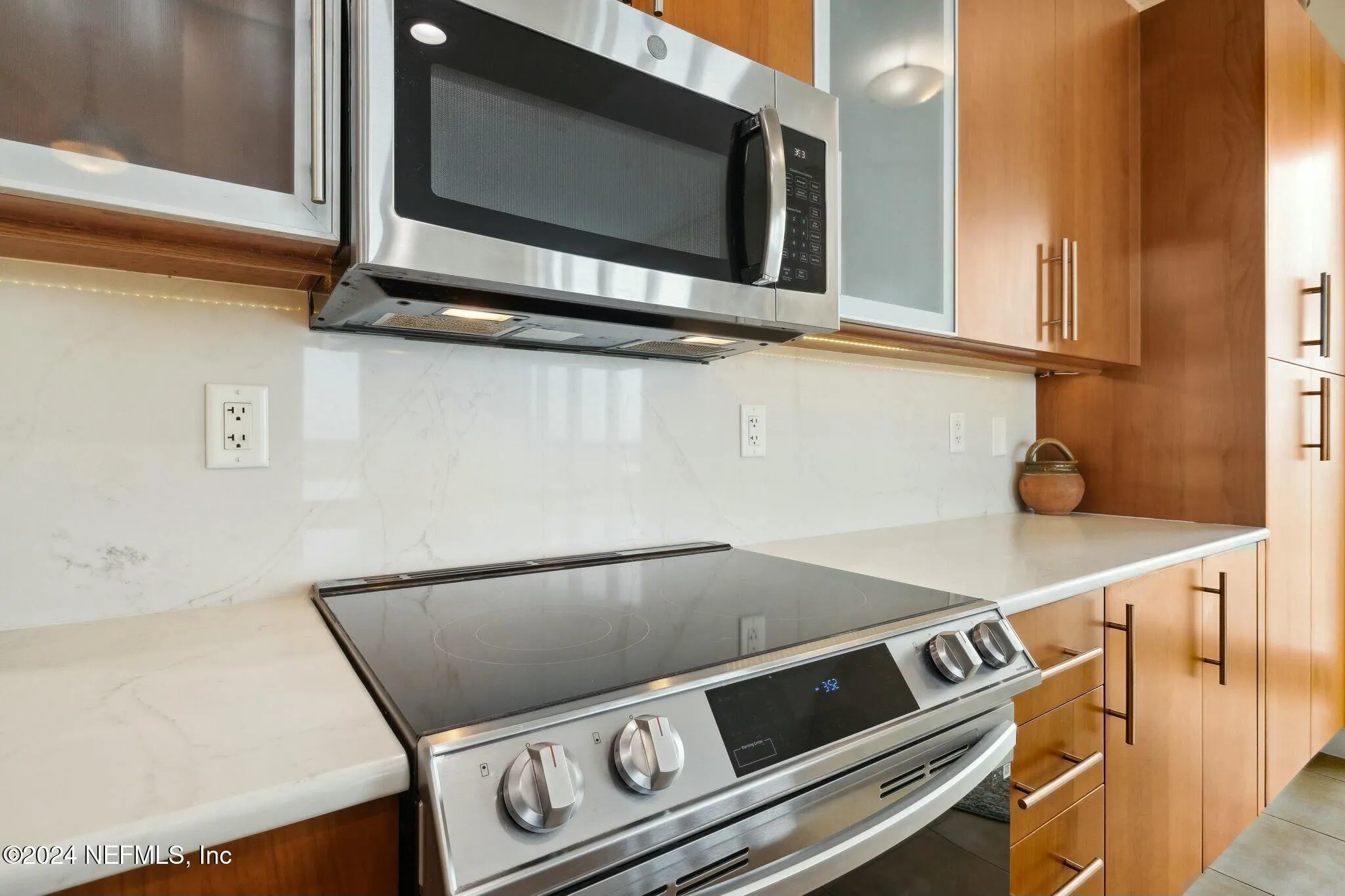 Jacksonville, Florida 32207, United States, 3 Bedrooms Bedrooms, ,3 BathroomsBathrooms,Residential,Pending,29854