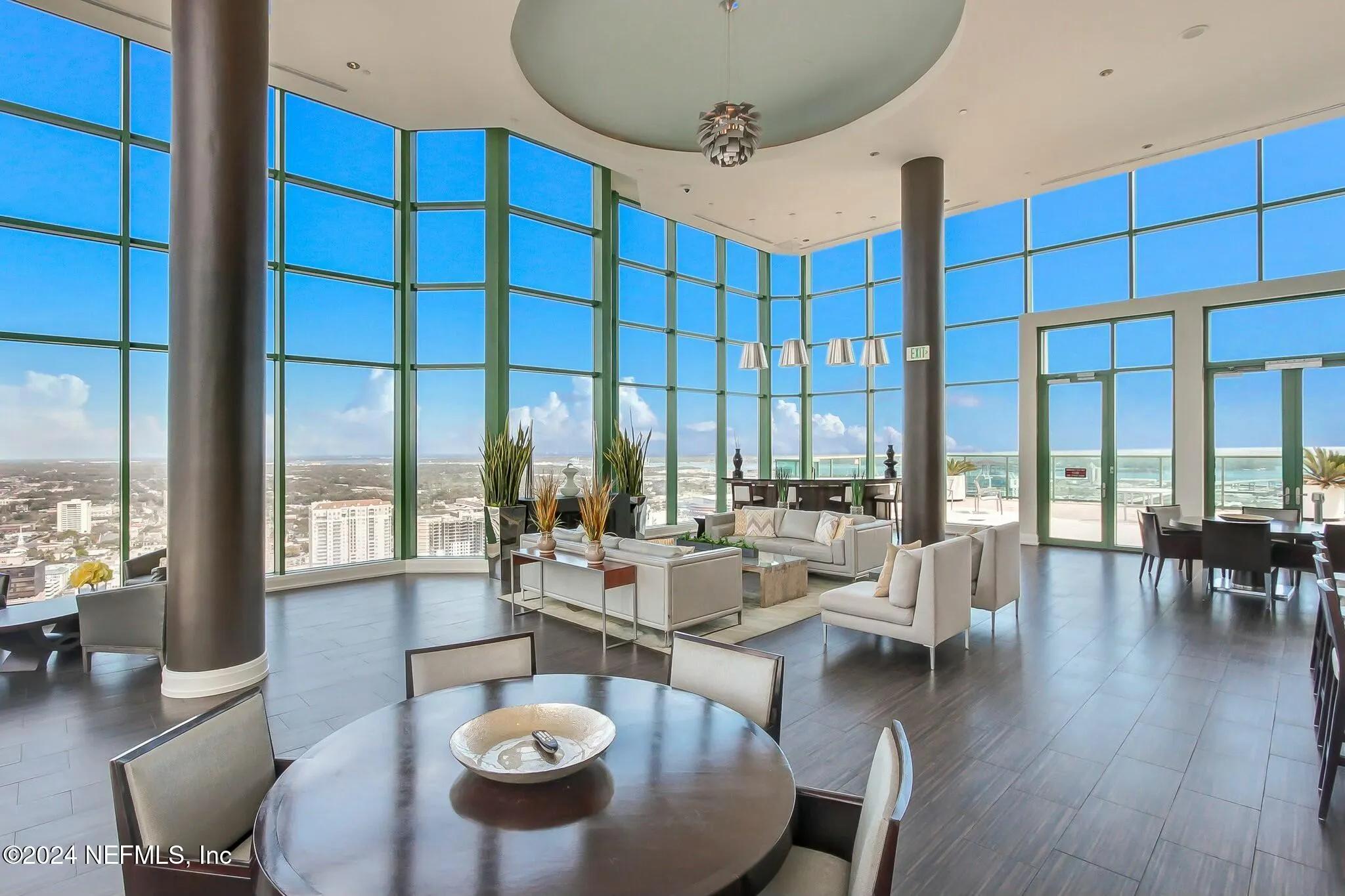 Jacksonville, Florida 32207, United States, 3 Bedrooms Bedrooms, ,3 BathroomsBathrooms,Residential,Pending,29854