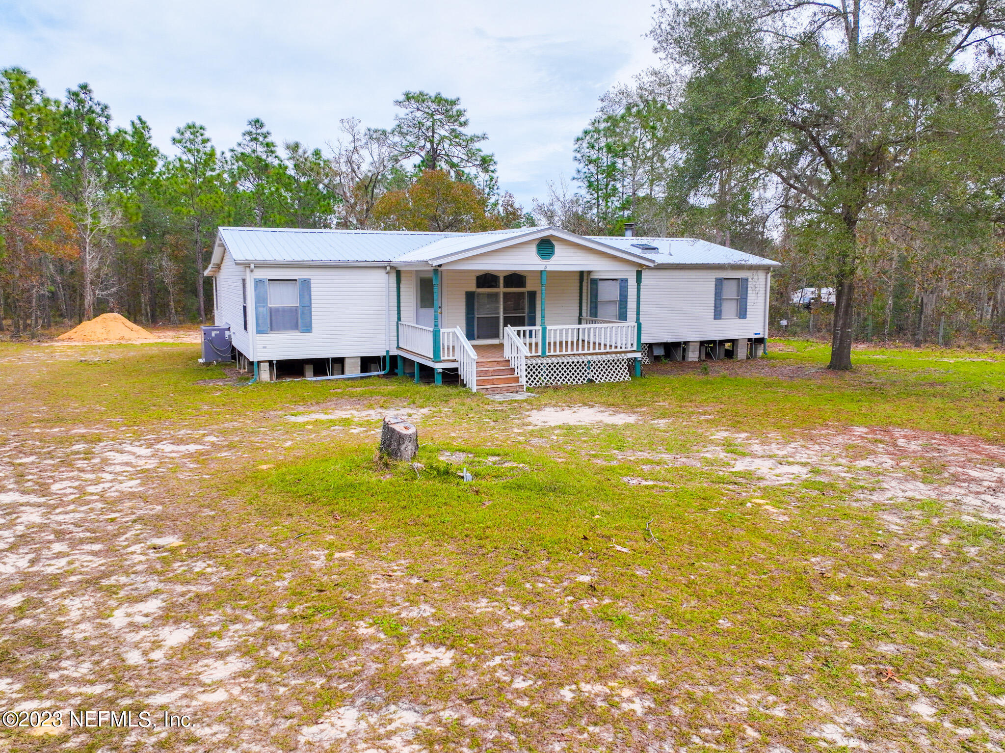 Hawthorne, FL home for sale located at 146 WHIRLWIND Loop, Hawthorne, FL 32640