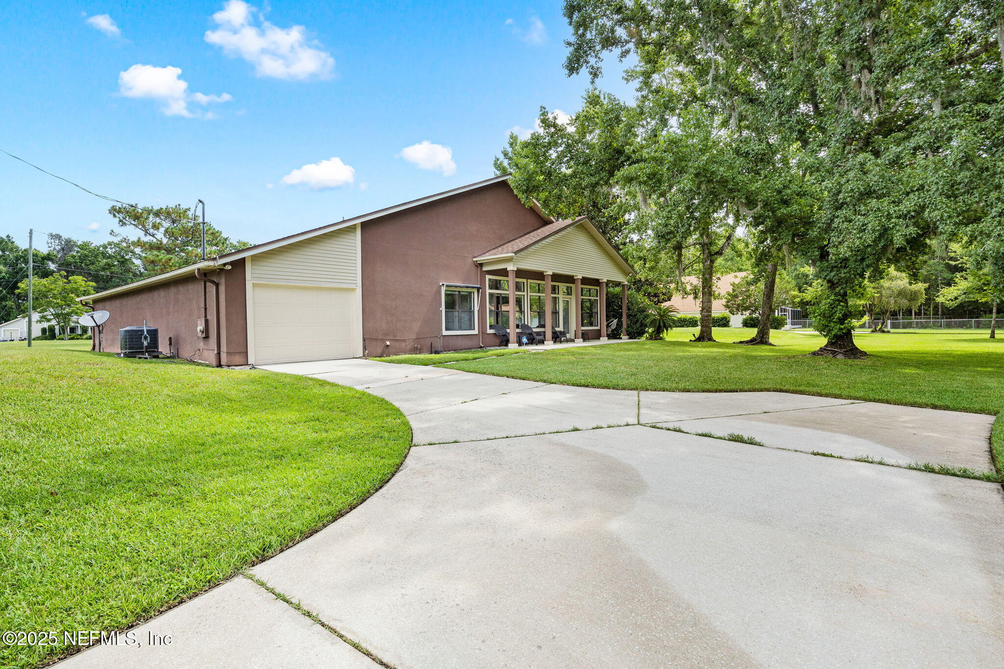 6216 HUNTERS Lane