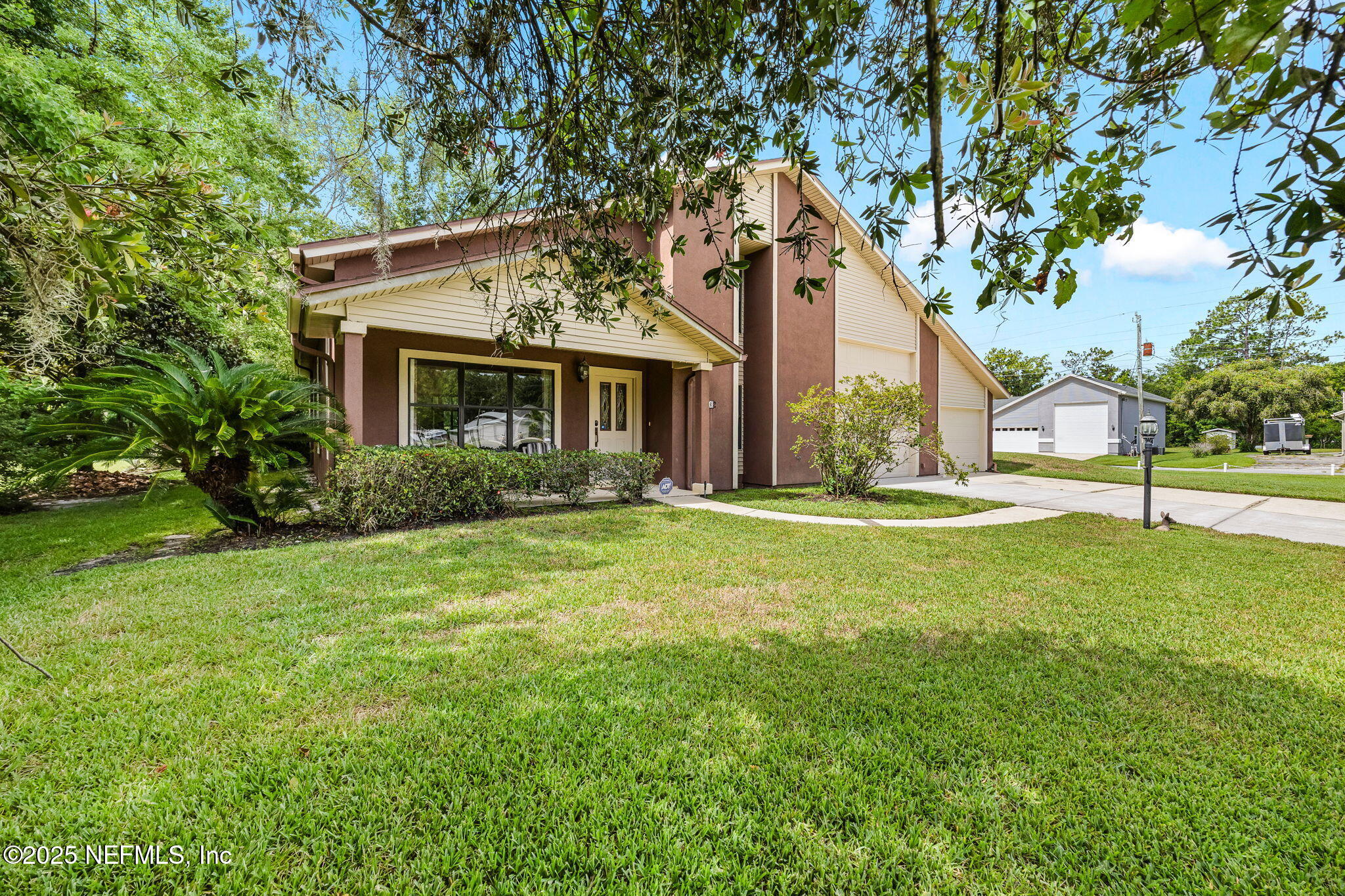 6216 HUNTERS Lane
