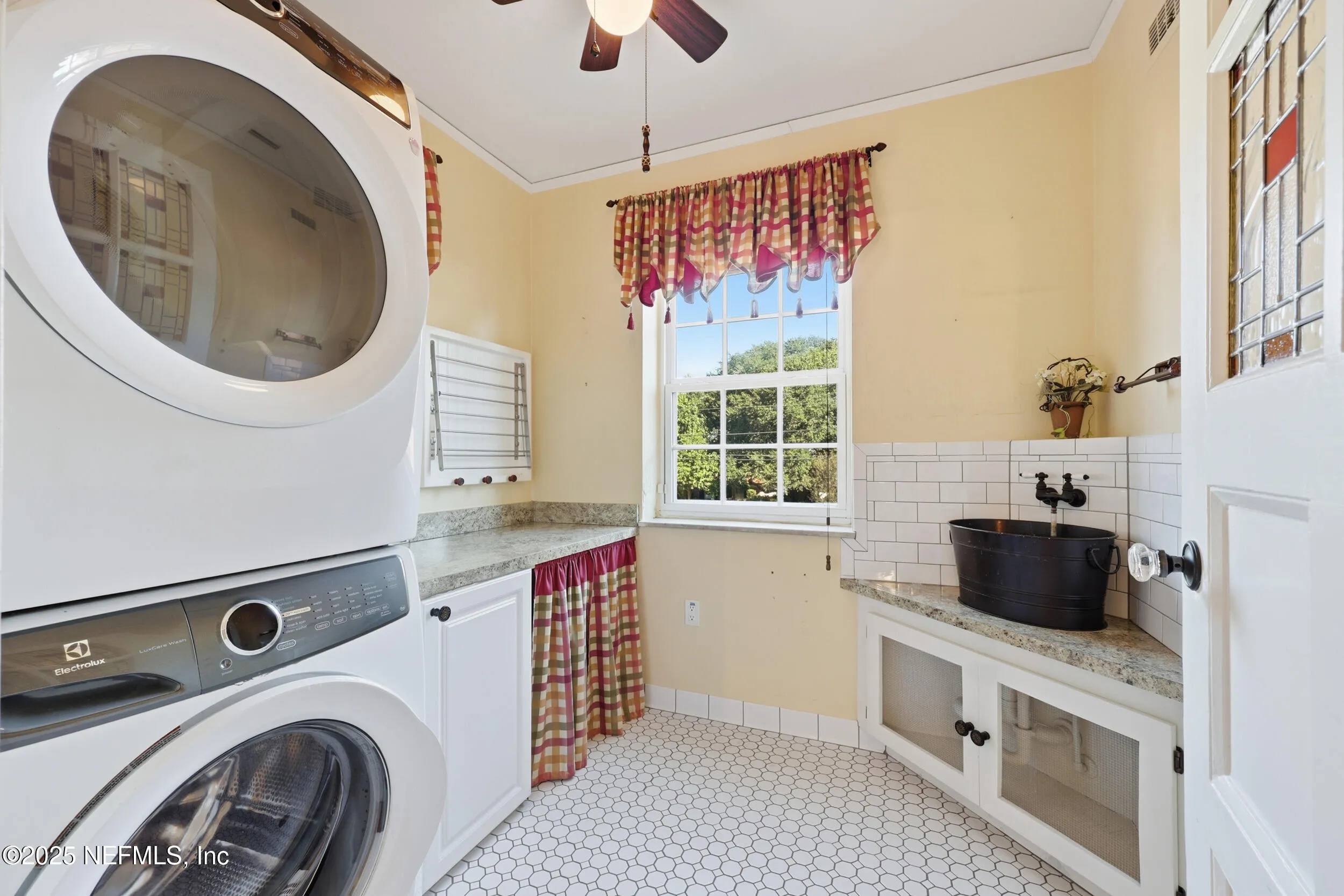 Jacksonville, Florida 32210, United States, 4 Bedrooms Bedrooms, ,4 BathroomsBathrooms,Residential,Pending,245408