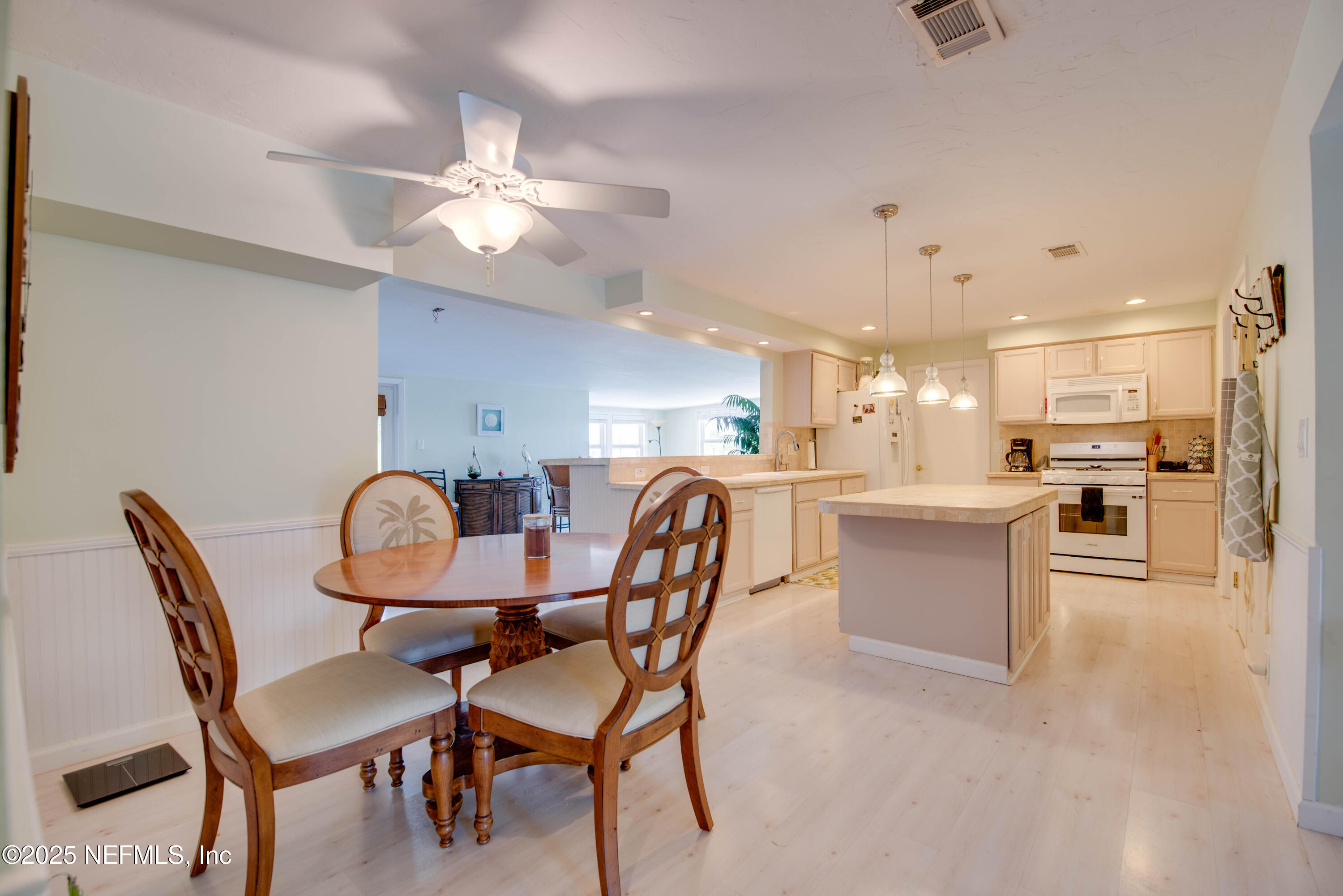 951 LAGOON Drive