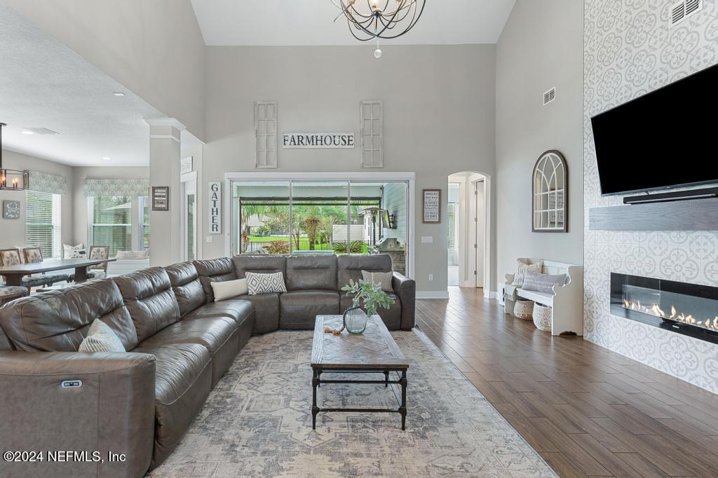 513 SPANISH CREEK Drive