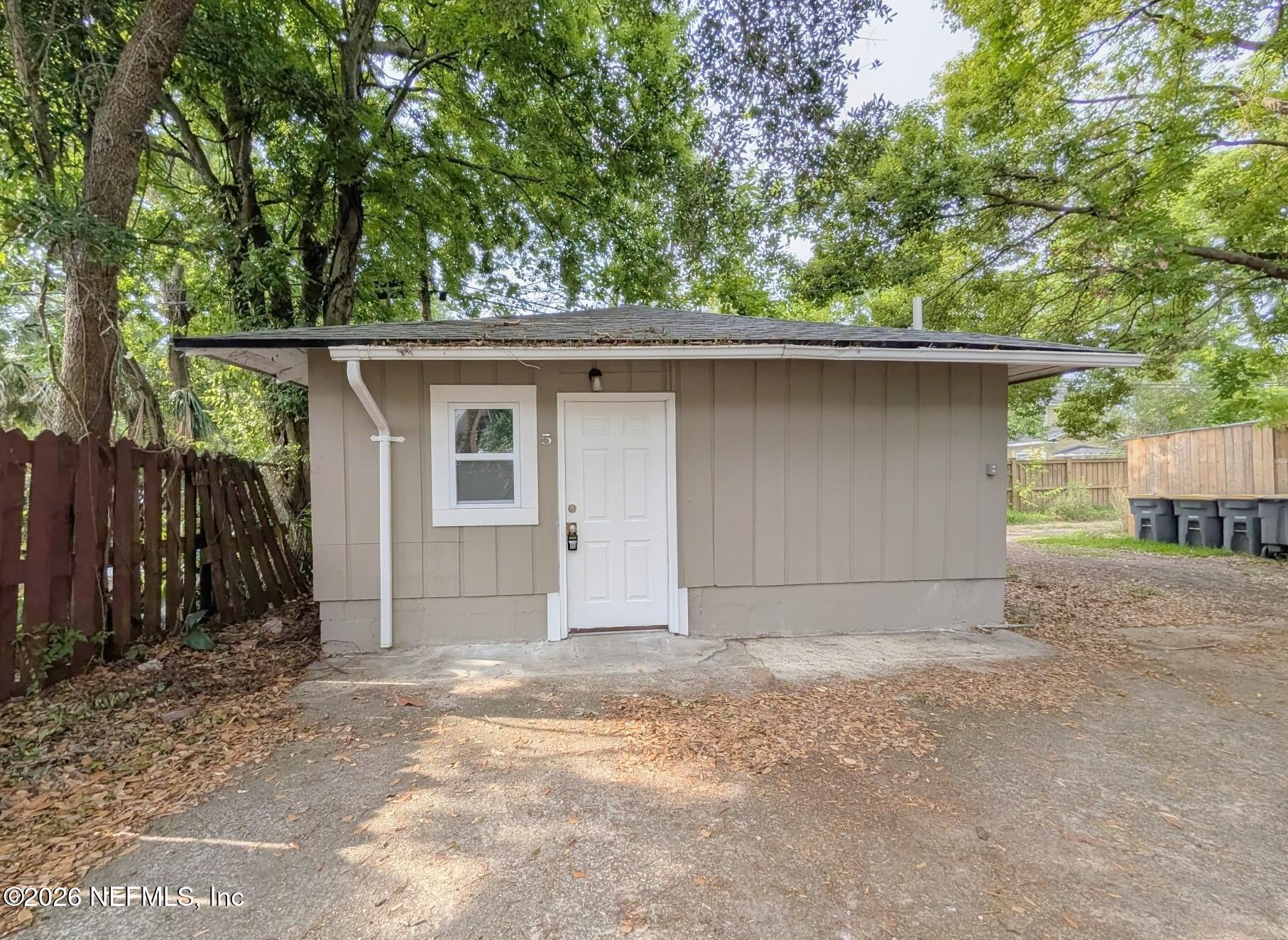 2022 DELLWOOD Avenue 1-5