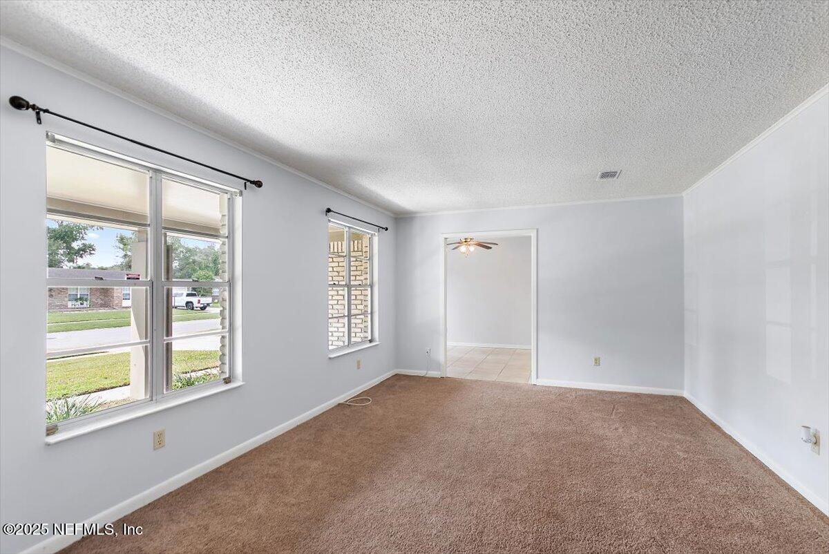 9047 SOUTHWARK Drive