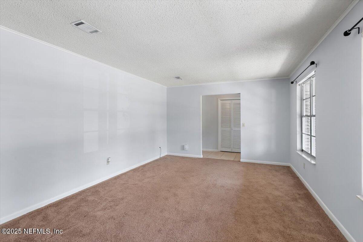 9047 SOUTHWARK Drive