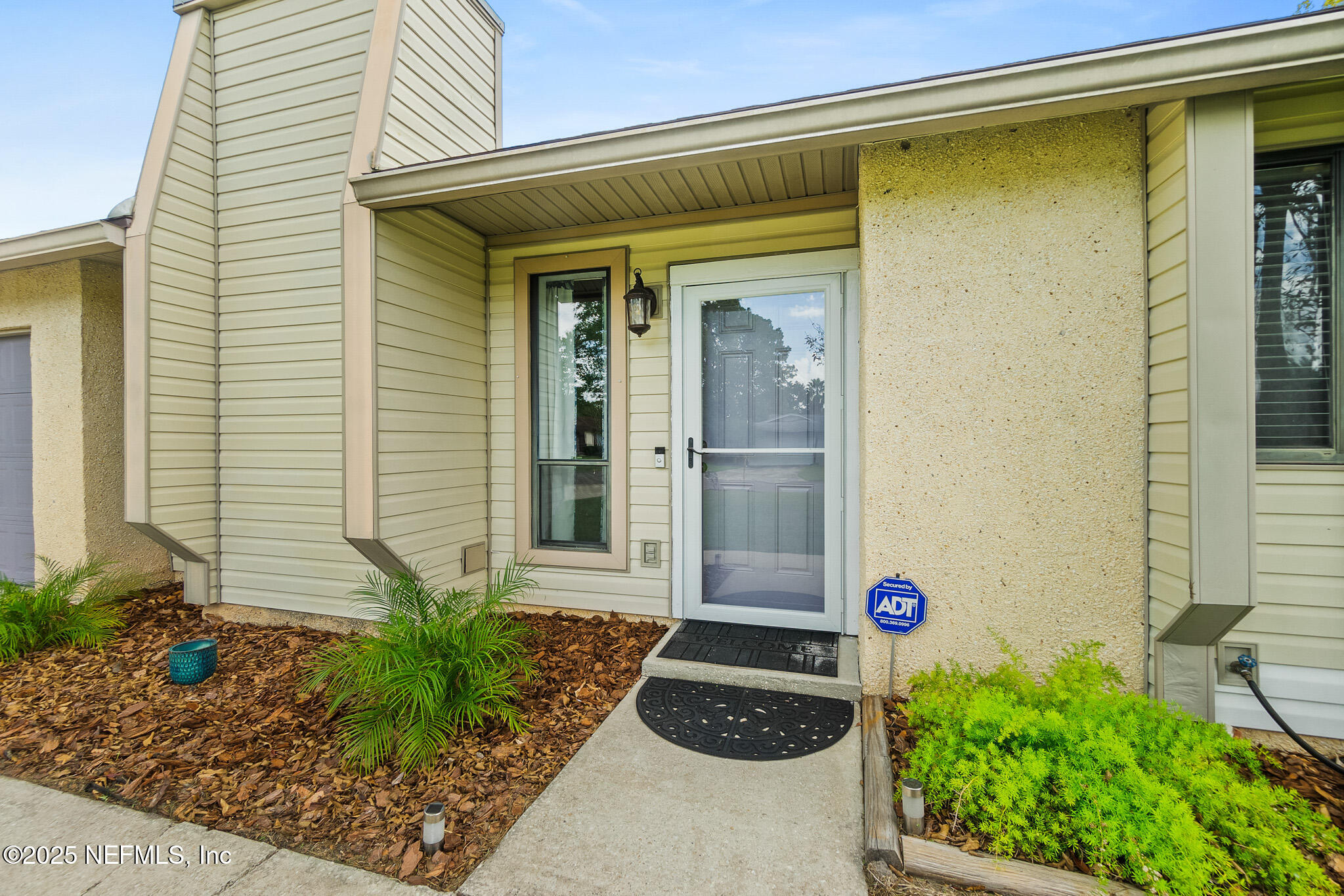 1261 CHICKASAW Court