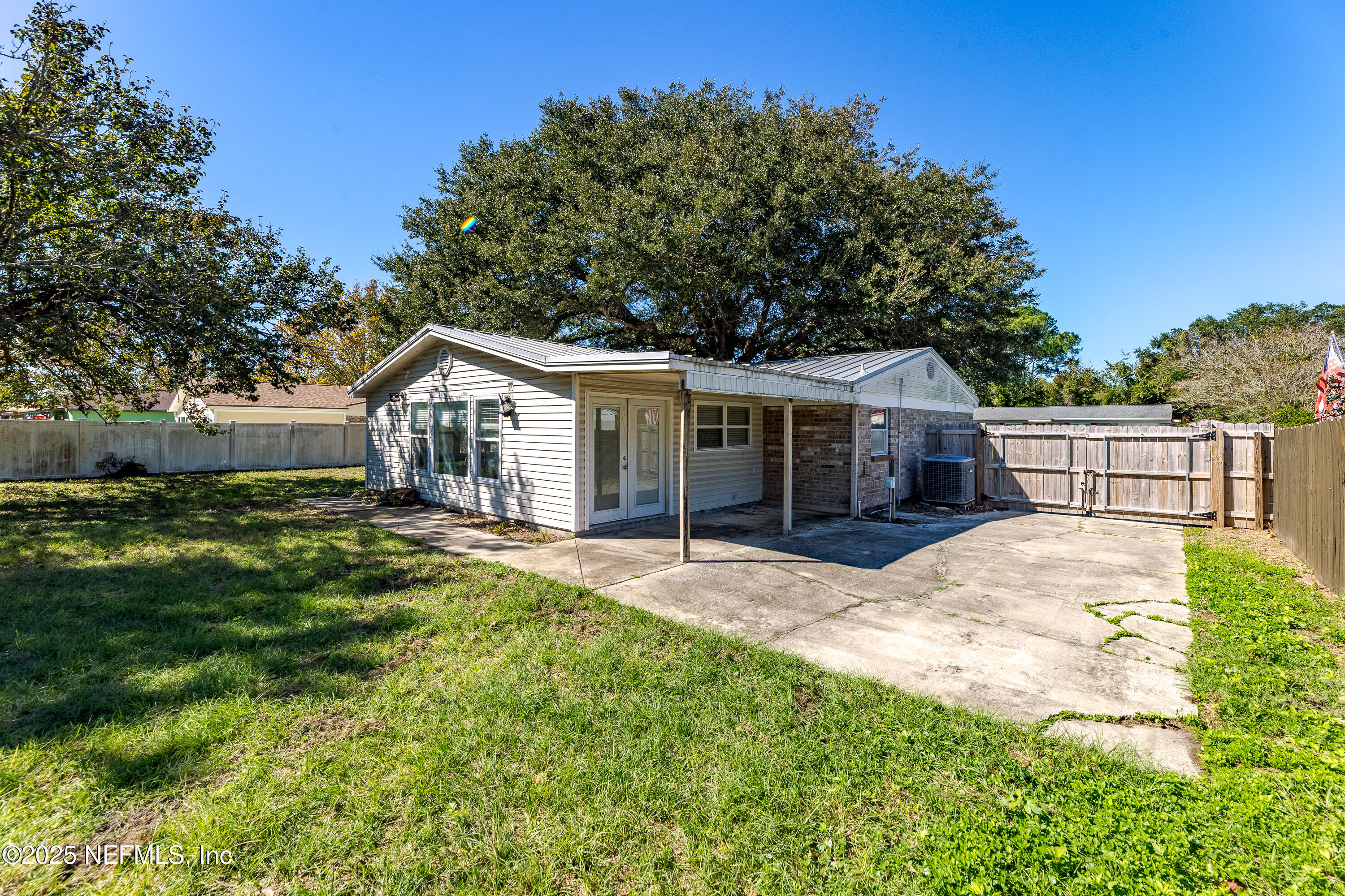 102 DOLPHIN Boulevard E