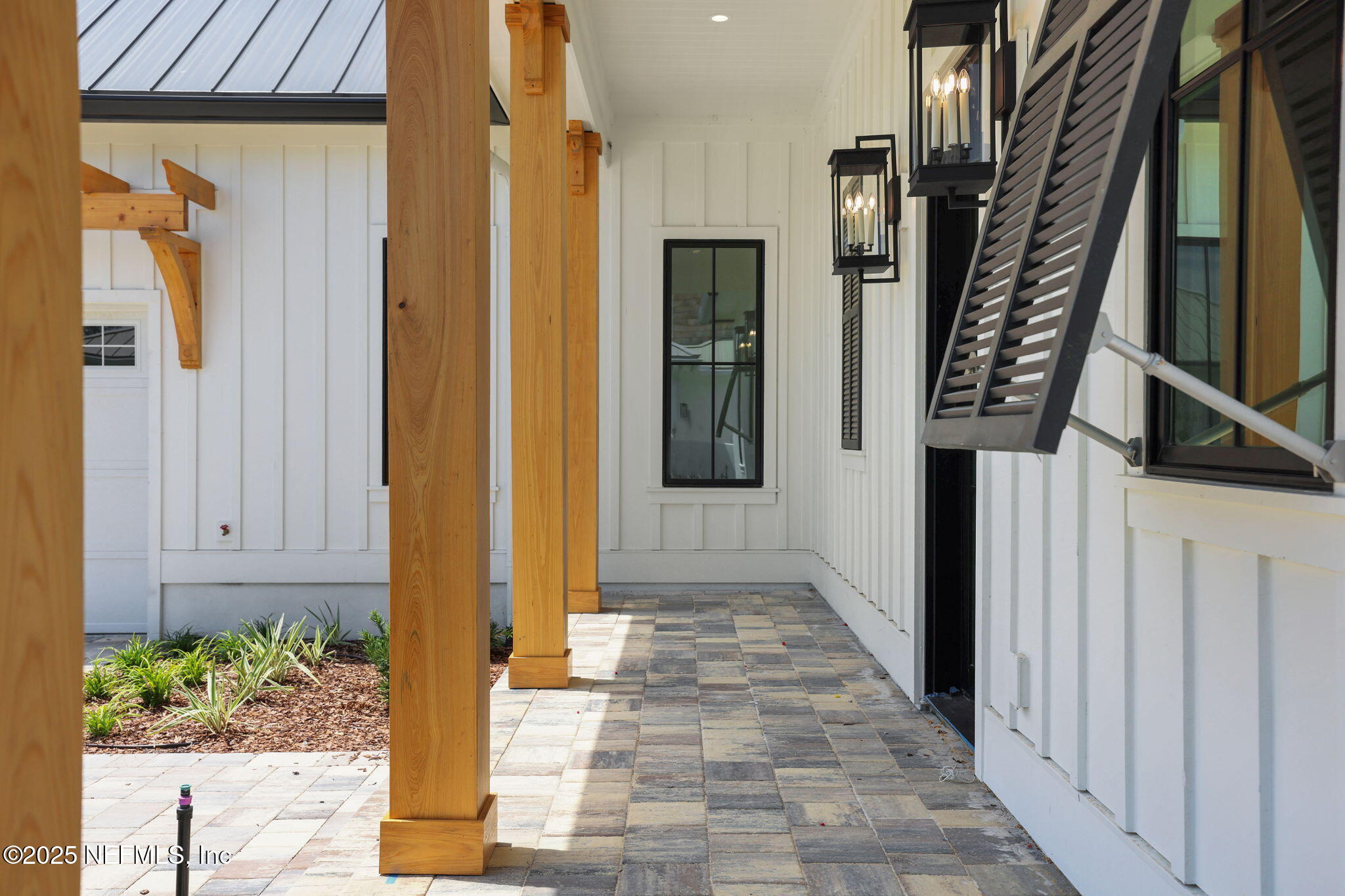 146 WHISTLING PALM Court