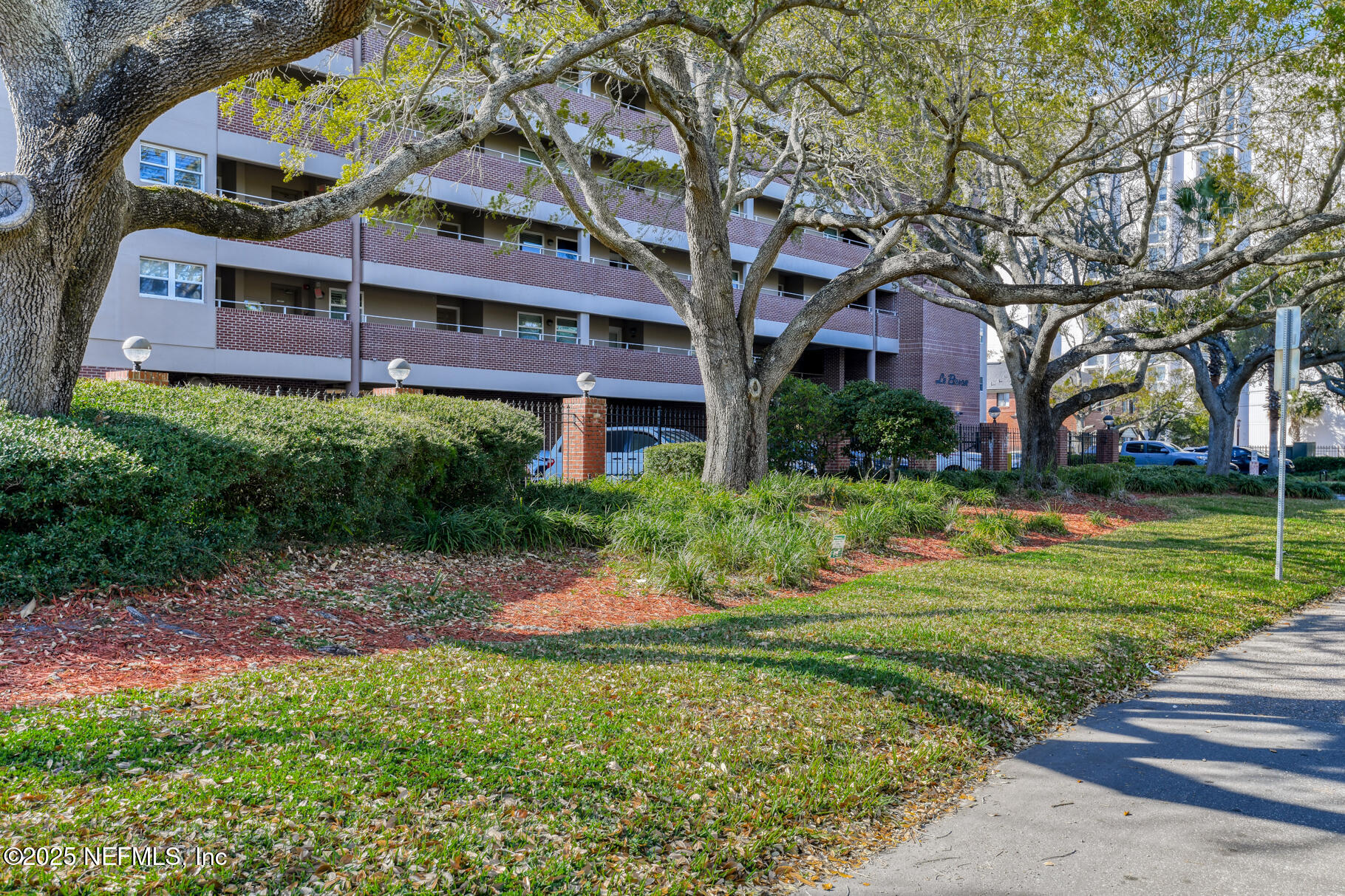 1520 LE BARON Avenue 1520