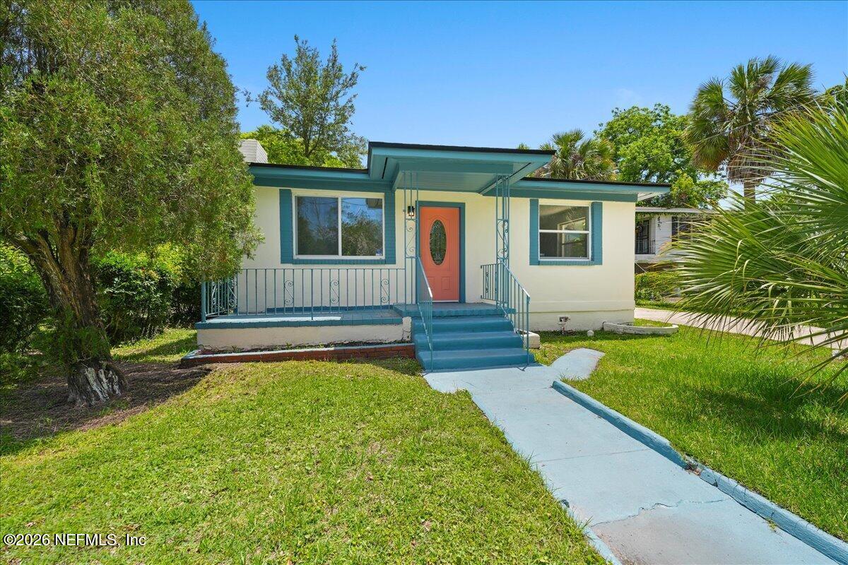 1552 W 14TH Street