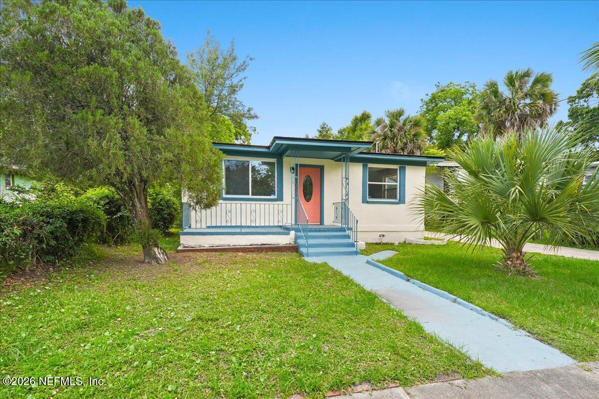 1552 W 14TH Street