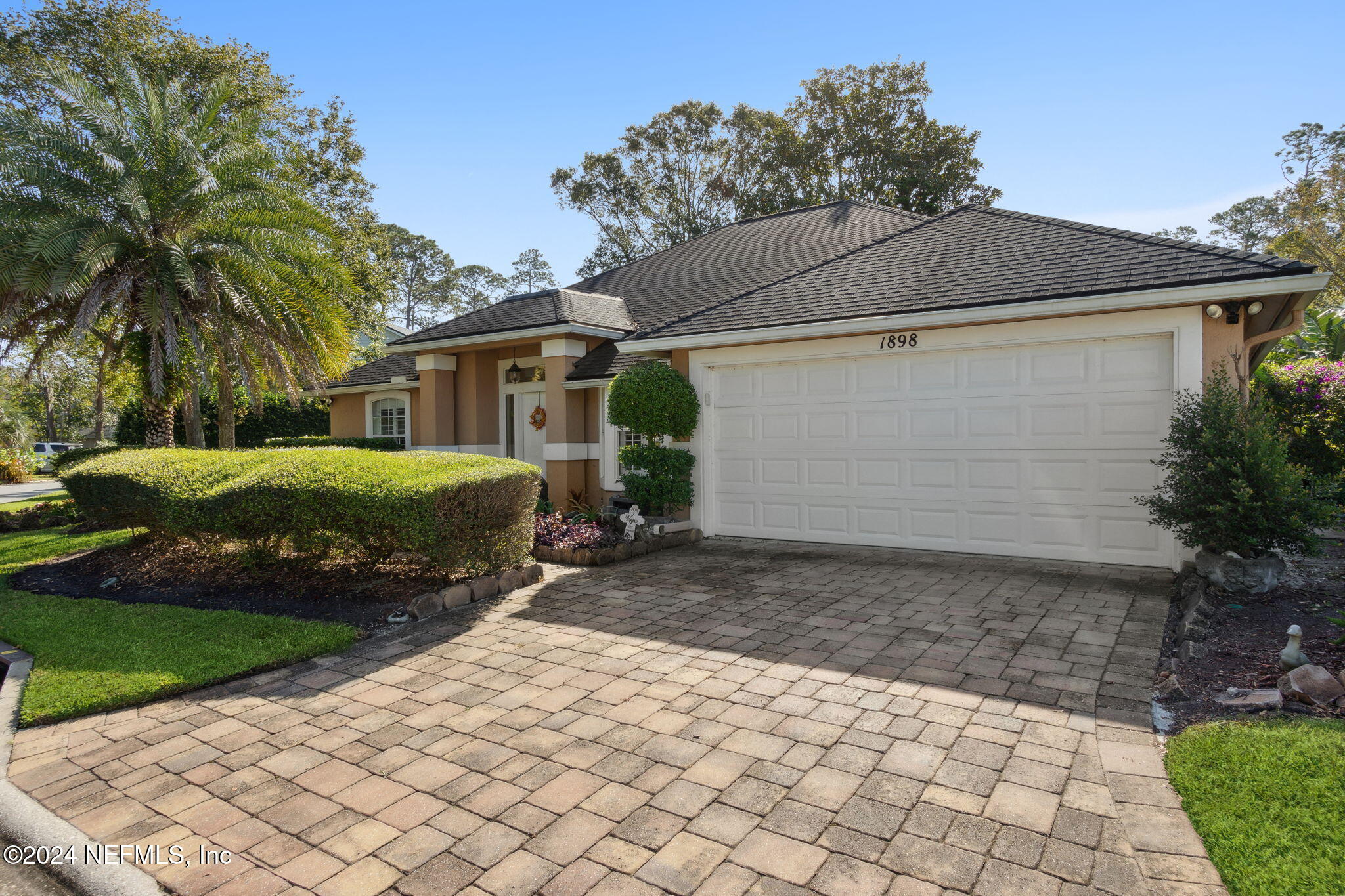 1898 BLUE HERON Lane