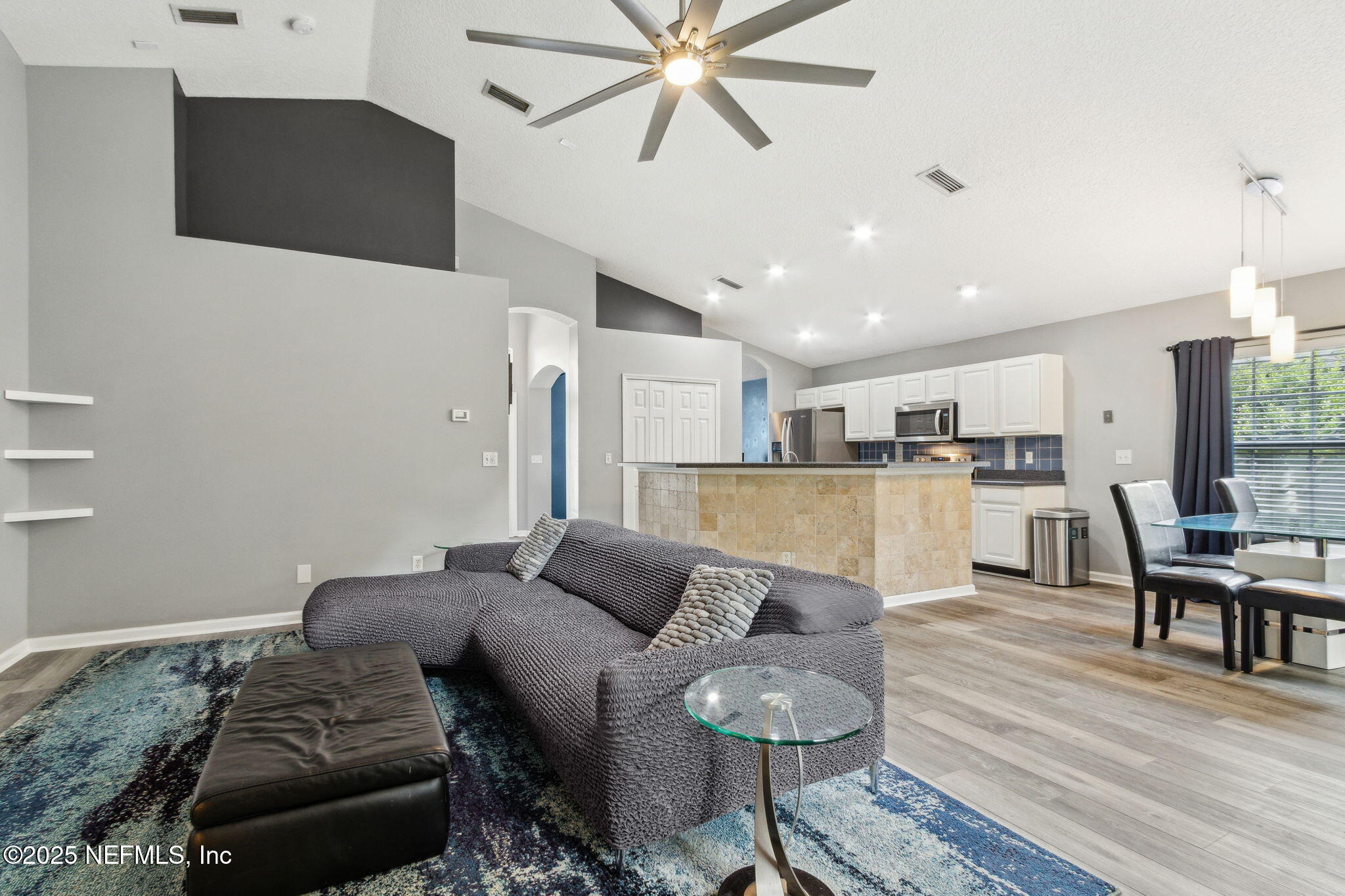 2171 TRAILWOOD Drive