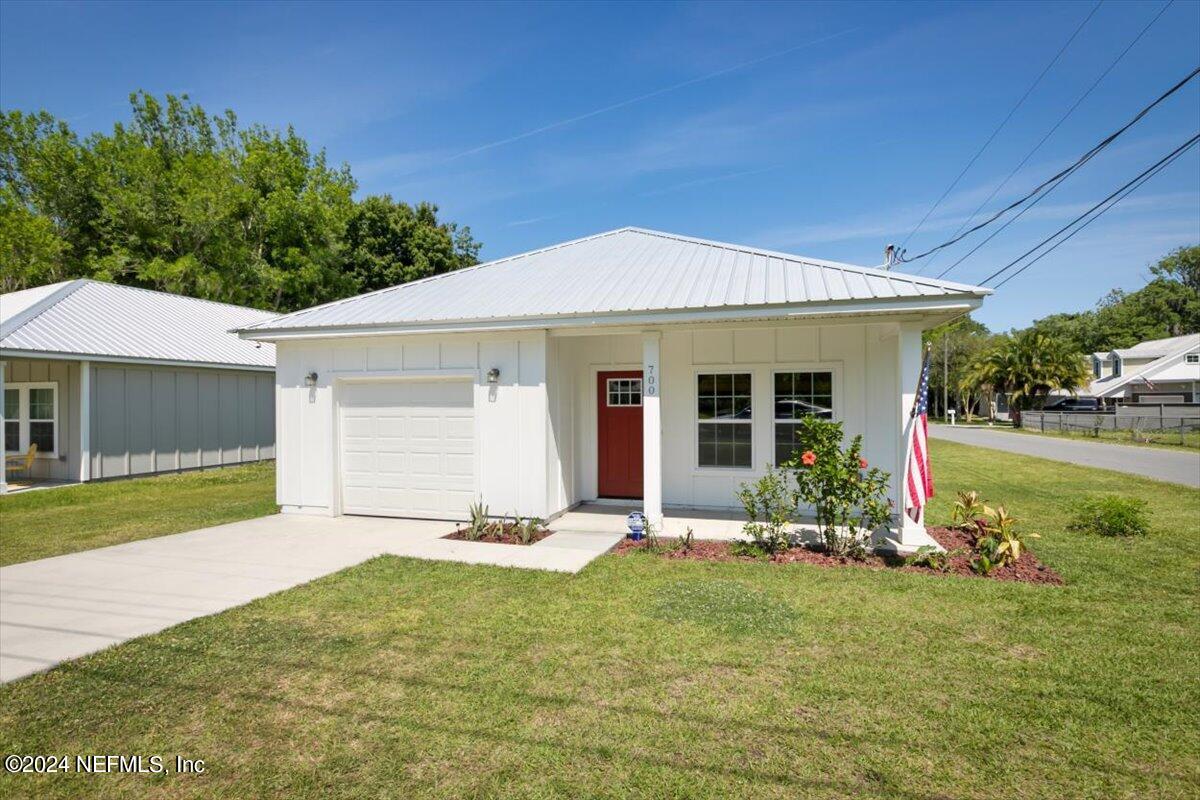 St Augustine, FL home for sale located at 700 Hamilton Avenue, St Augustine, FL 32084