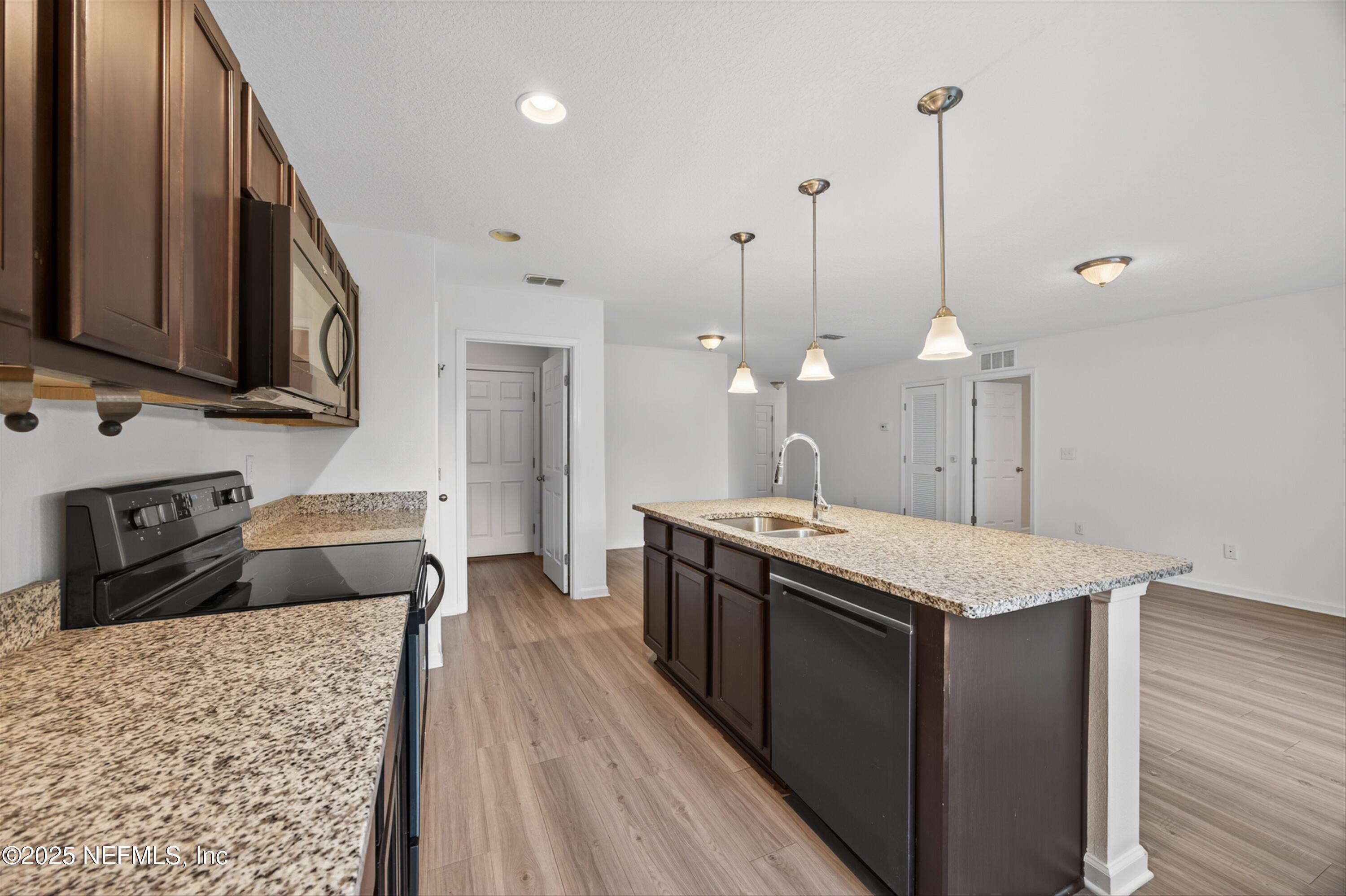 5315 COLONIAL Avenue