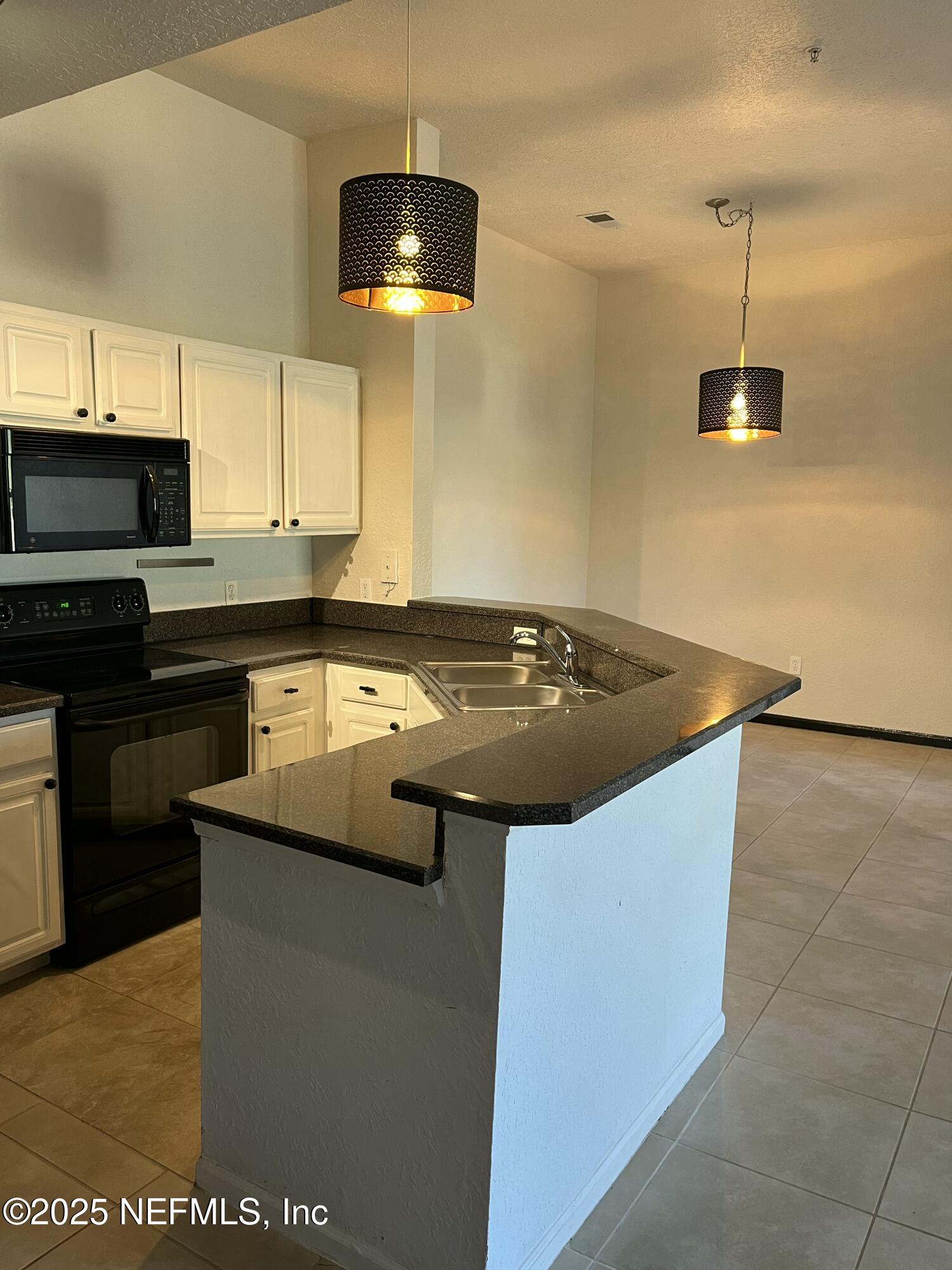 425 TIMBERWALK Court 1135